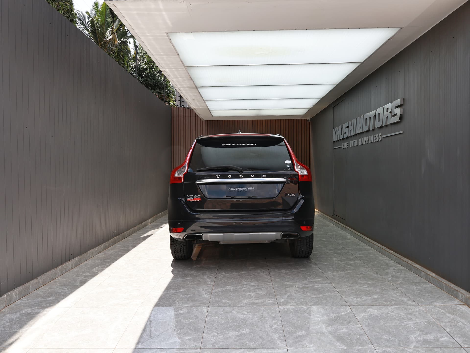 2017 Volvo XC60 T5 AWD CLASSIC image-4