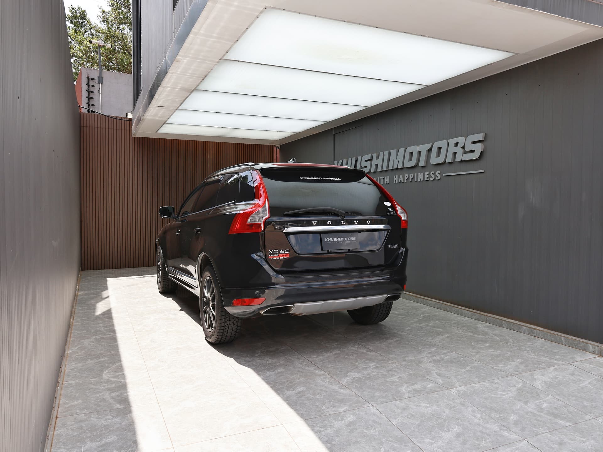 2017 Volvo XC60 T5 AWD CLASSIC image-5