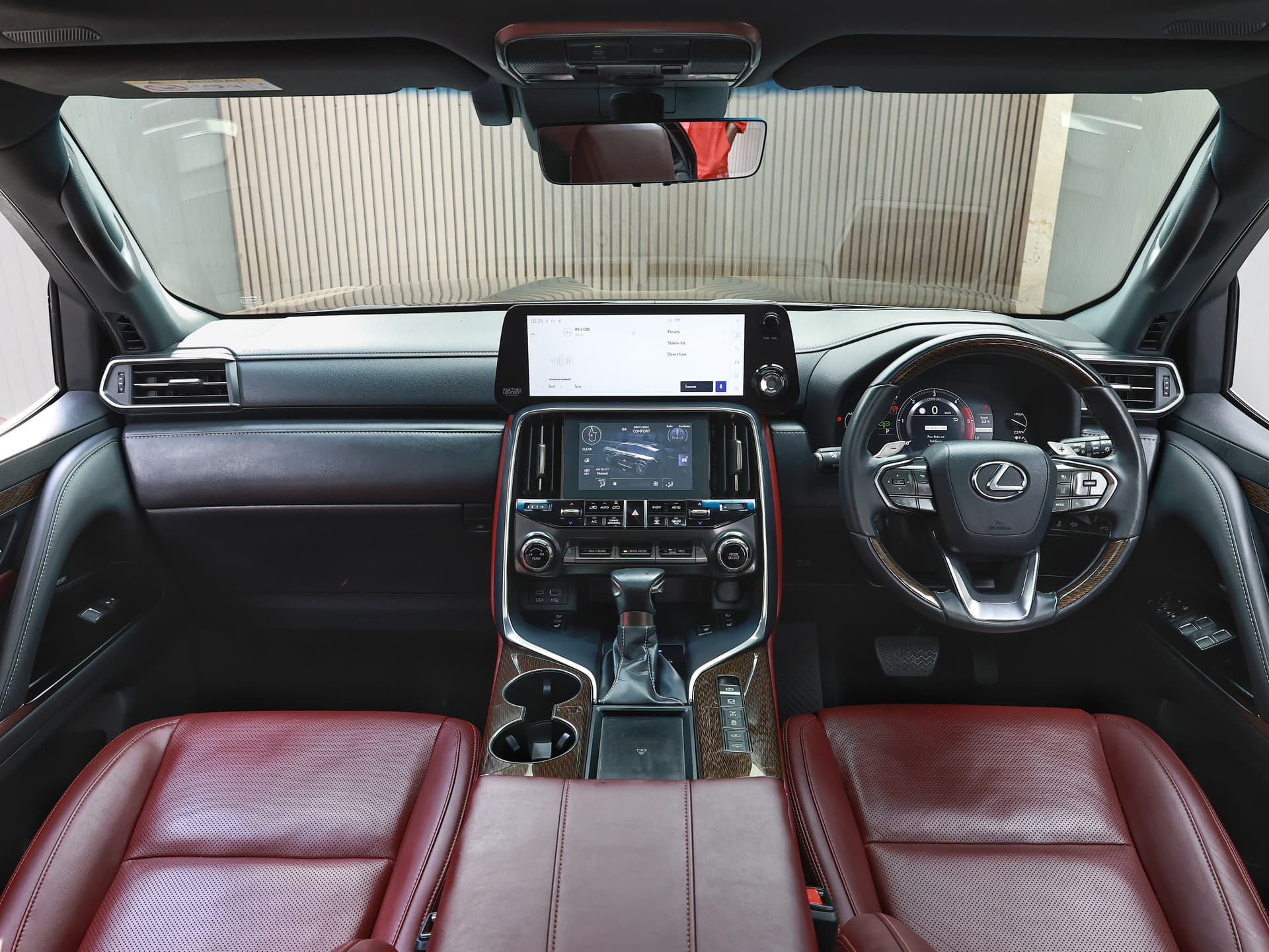 2024 Lexus Lx500d image-12
