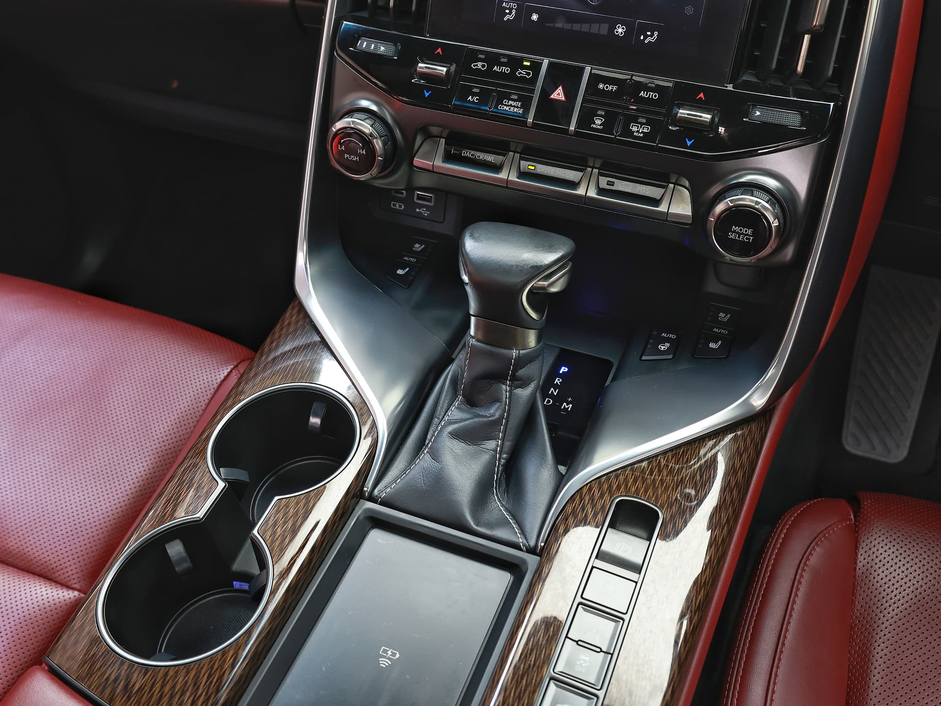 2024 Lexus Lx500d image-10