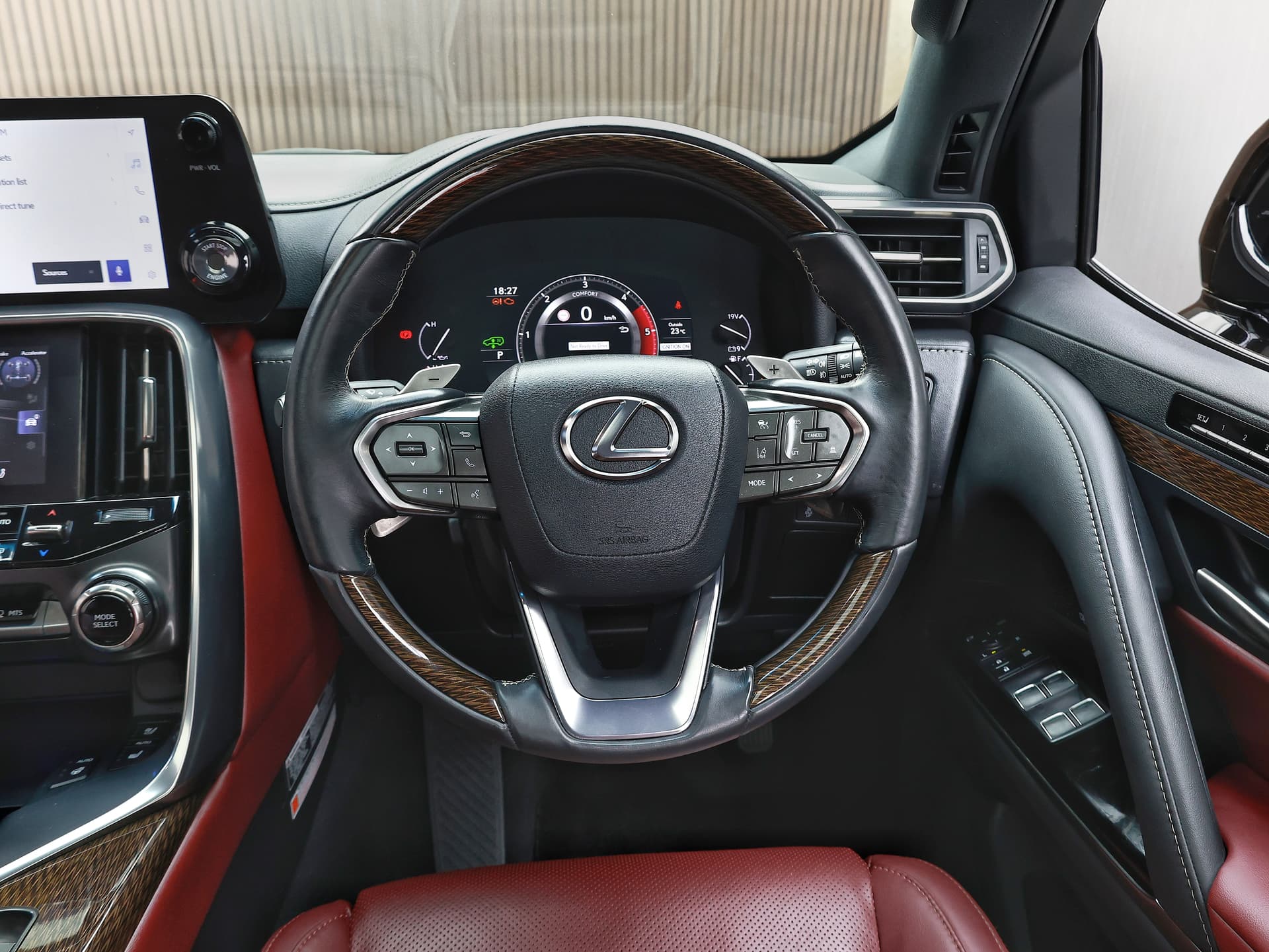 2024 Lexus Lx500d image-9