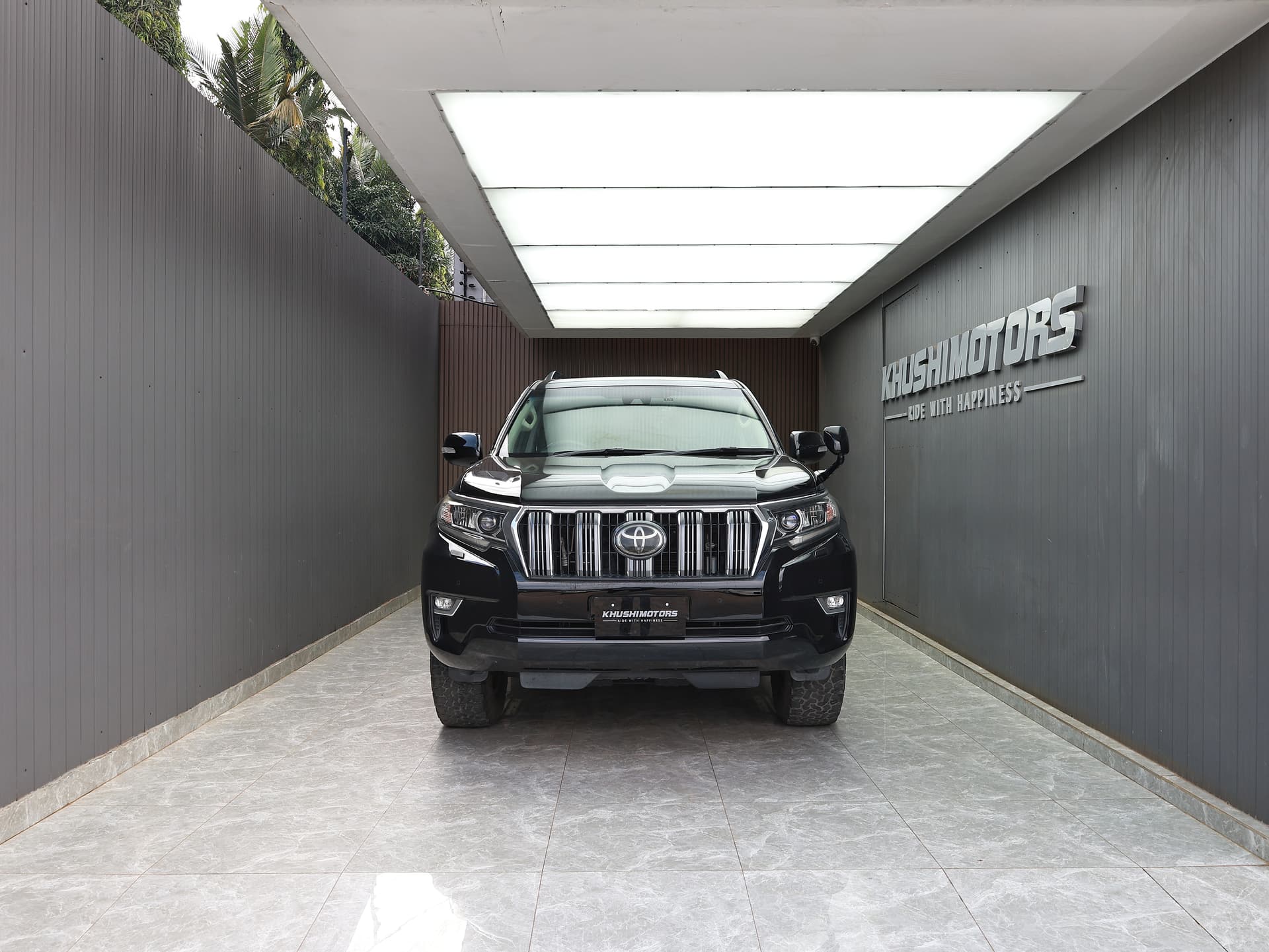 2017 Toyota Land Cruiser Prado TX image-2