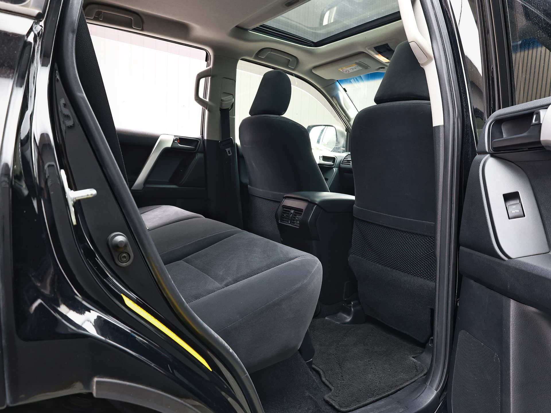 2017 Toyota Land Cruiser Prado TX image-15