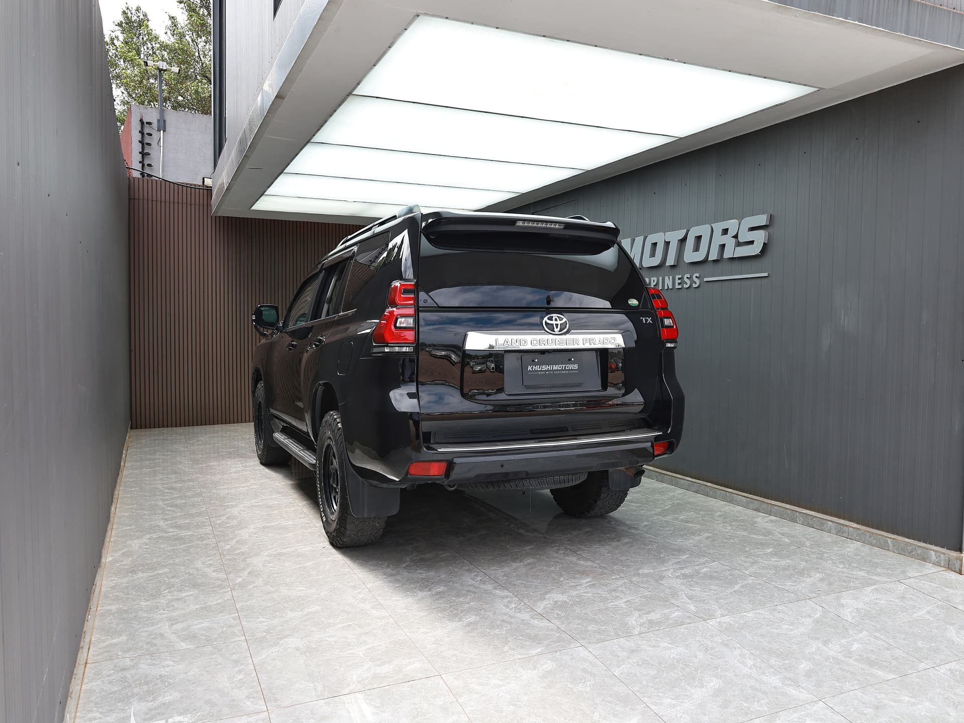 2017 Toyota Land Cruiser Prado TX image-6