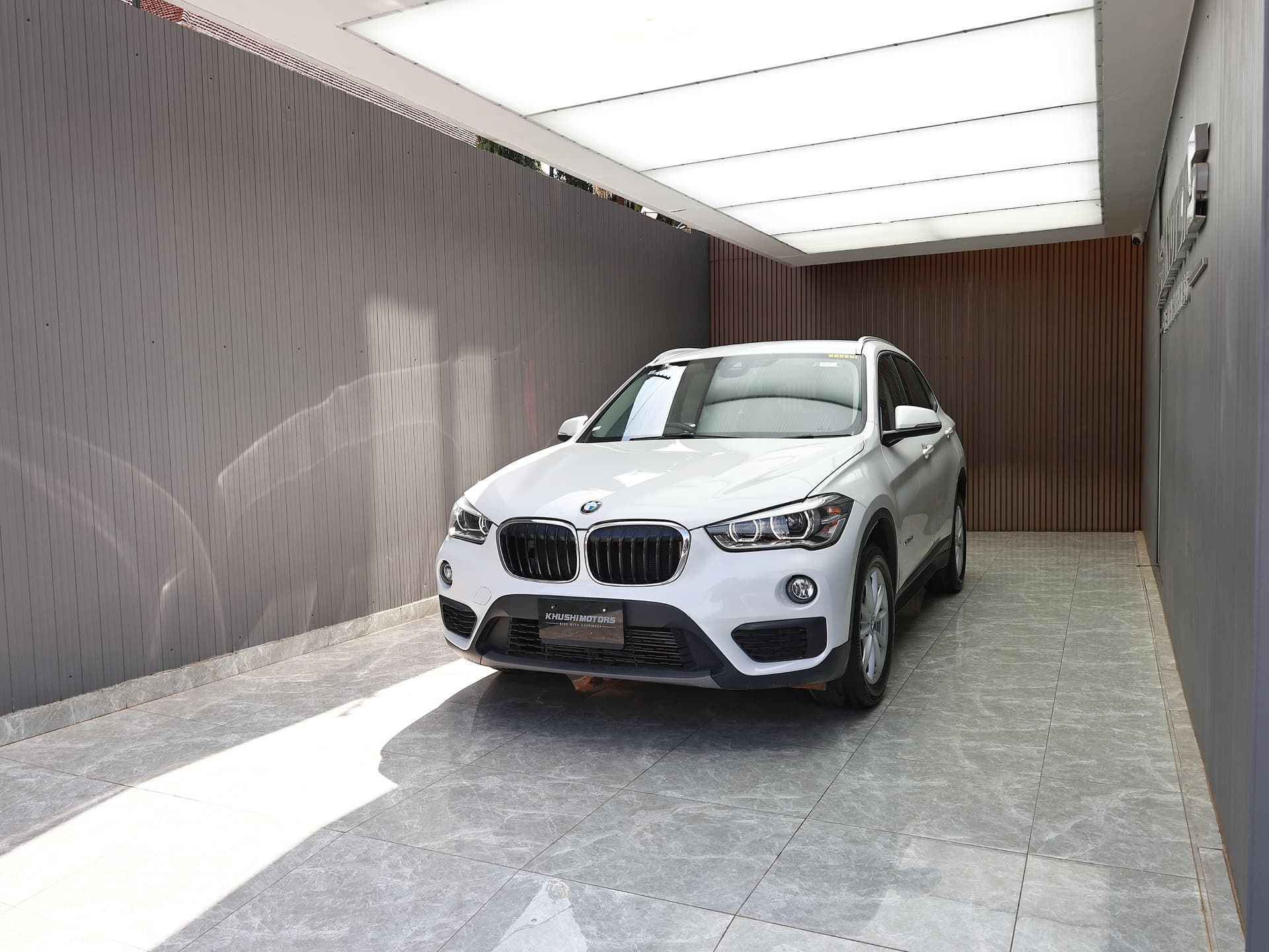2017 Bmw X1 xDrive18d image-1