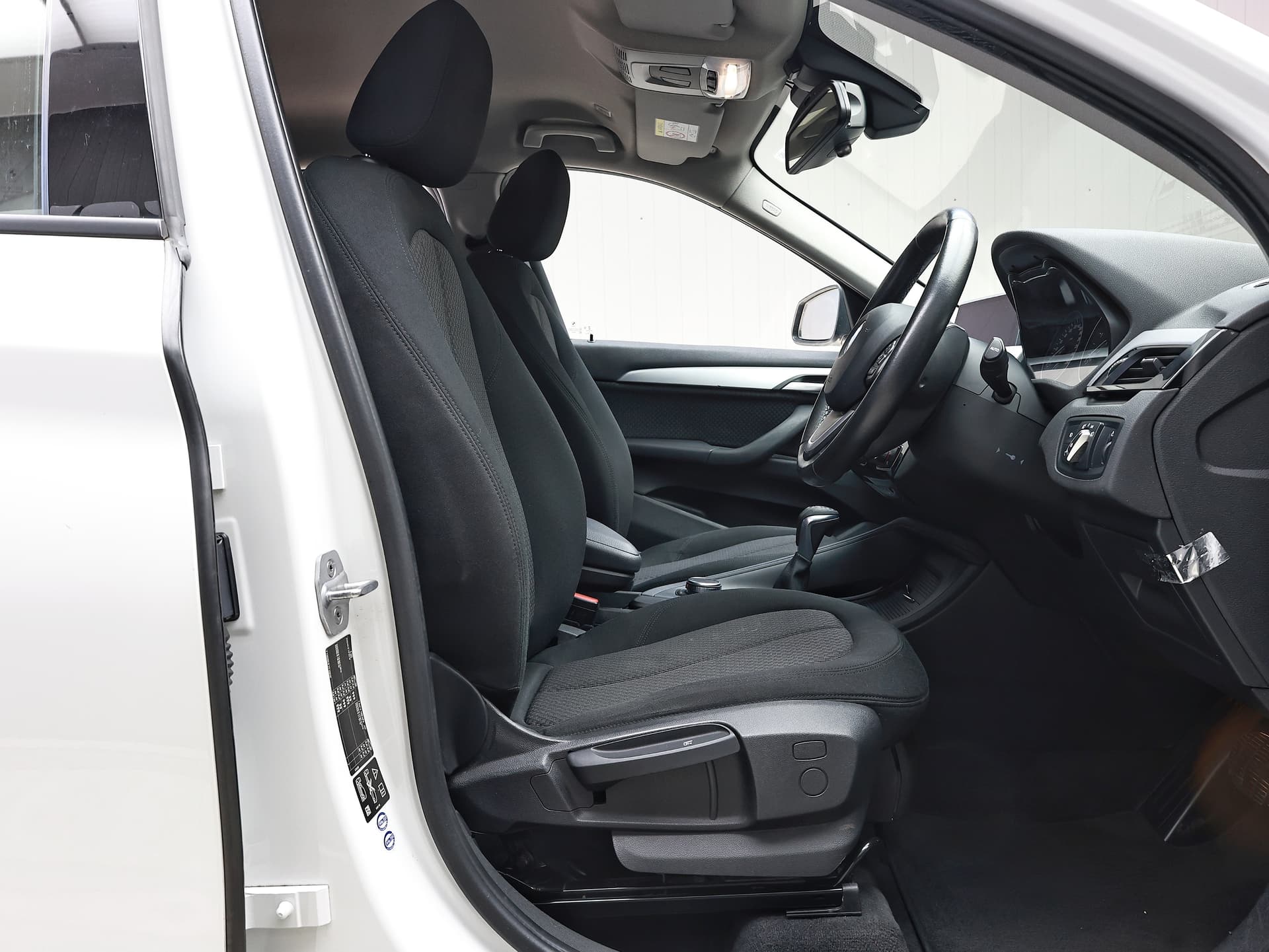 2017 Bmw X1 xDrive18d image-8