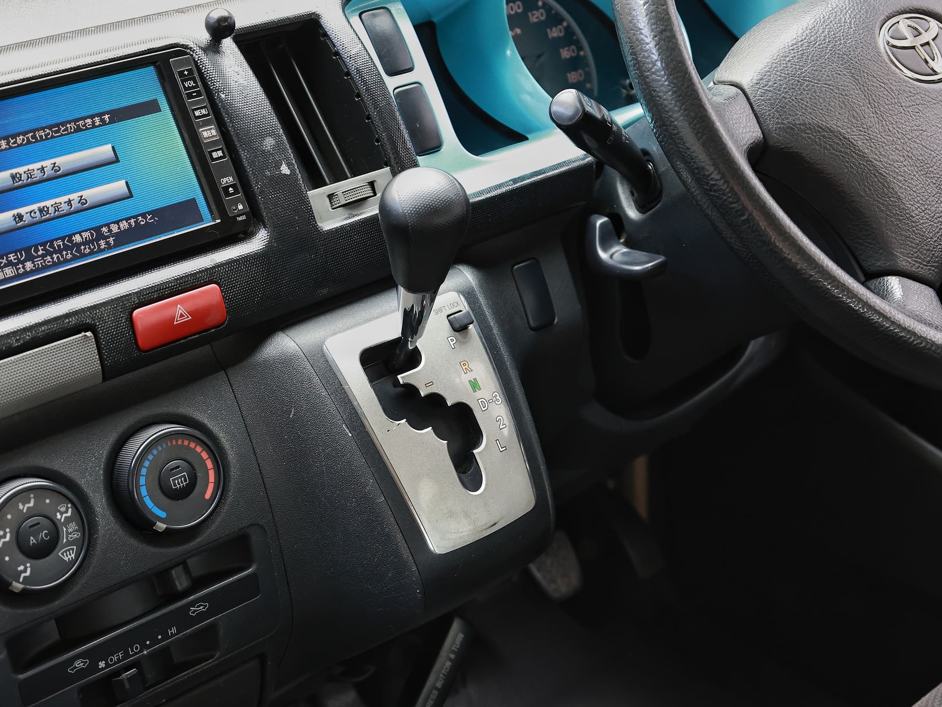 2012 Toyota Regius Van Long DX image-10