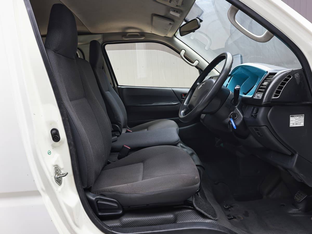 2012 Toyota Regius Van Long DX image-7