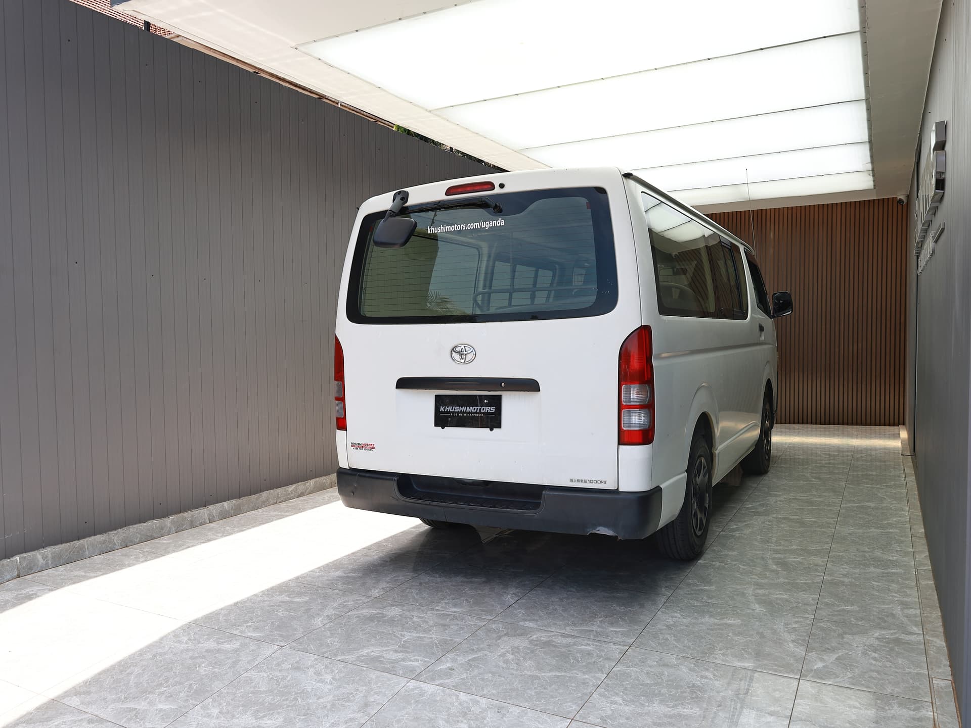 2012 Toyota Regius Van Long DX image-4