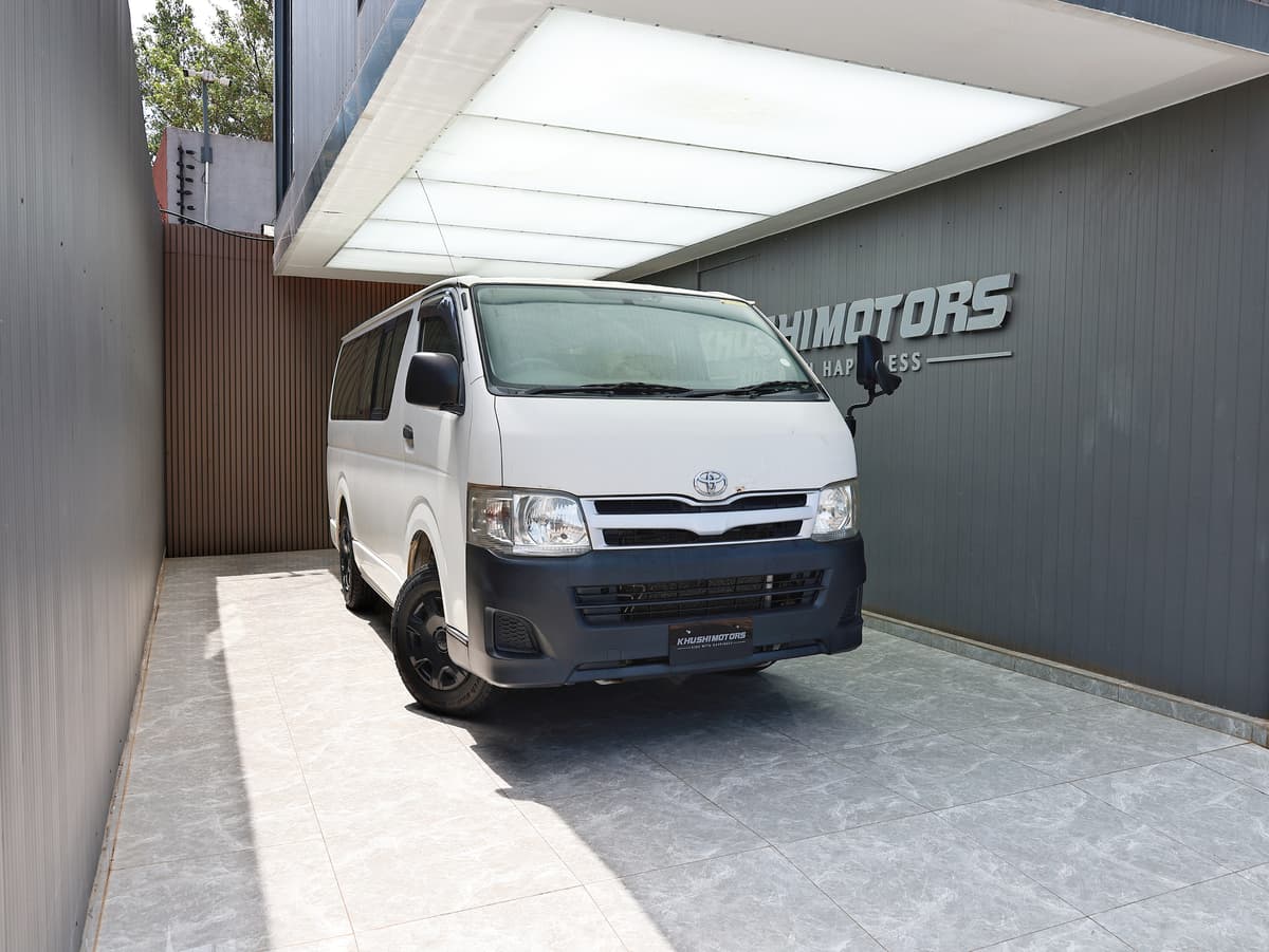 2012 Toyota Regius Van Long DX image-1
