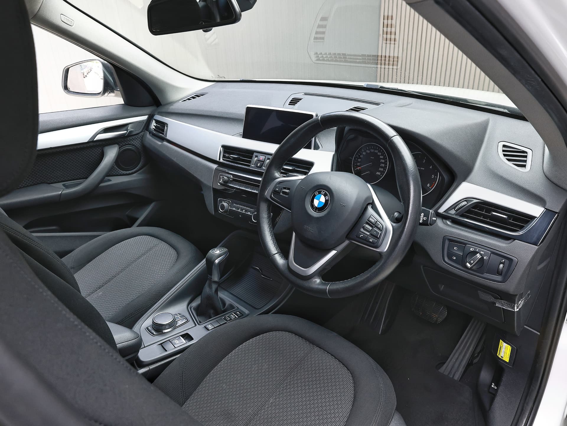2017 Bmw X1 xDrive18d image-12