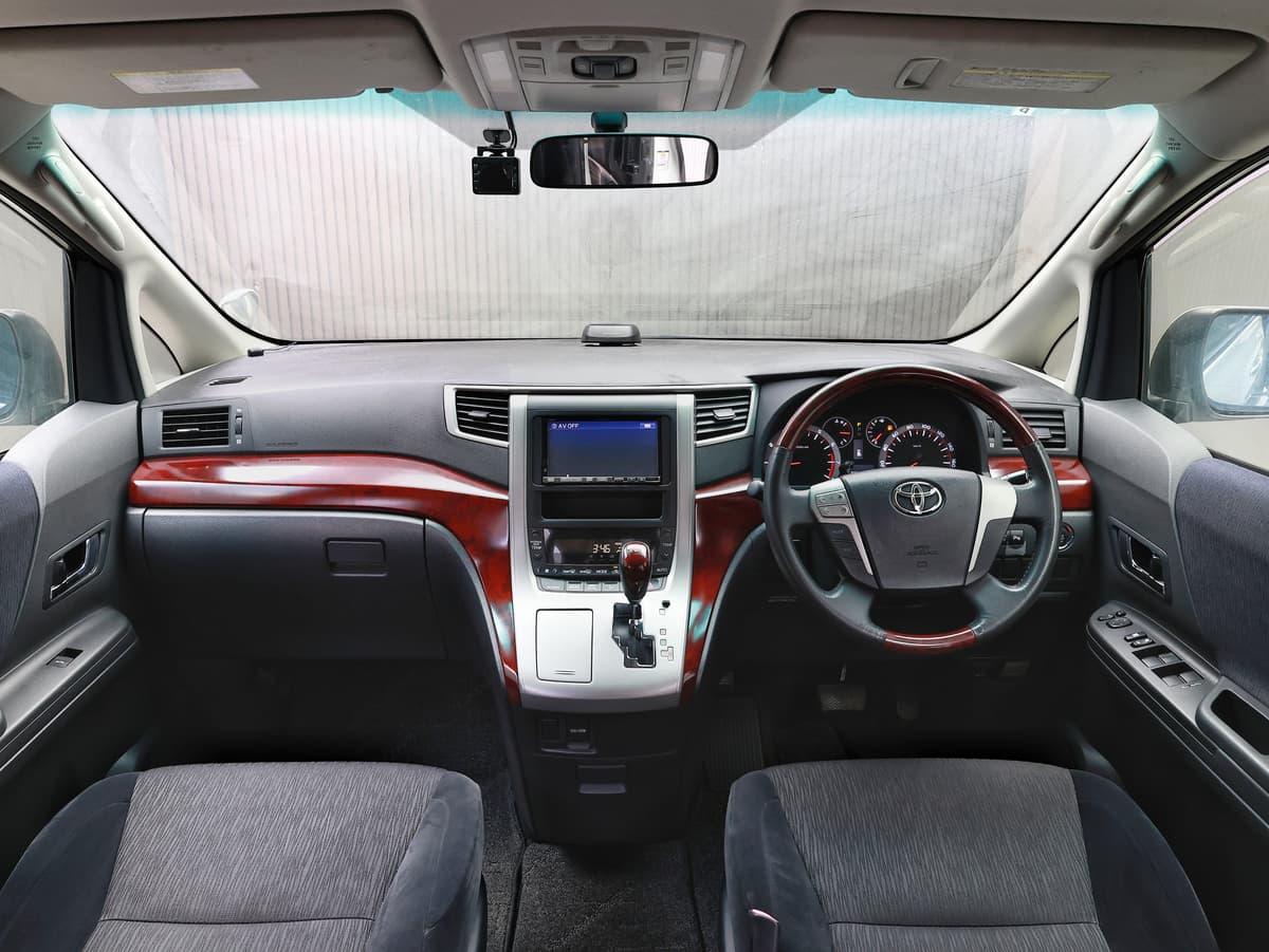 2010 Toyota Alphard 240S image-8
