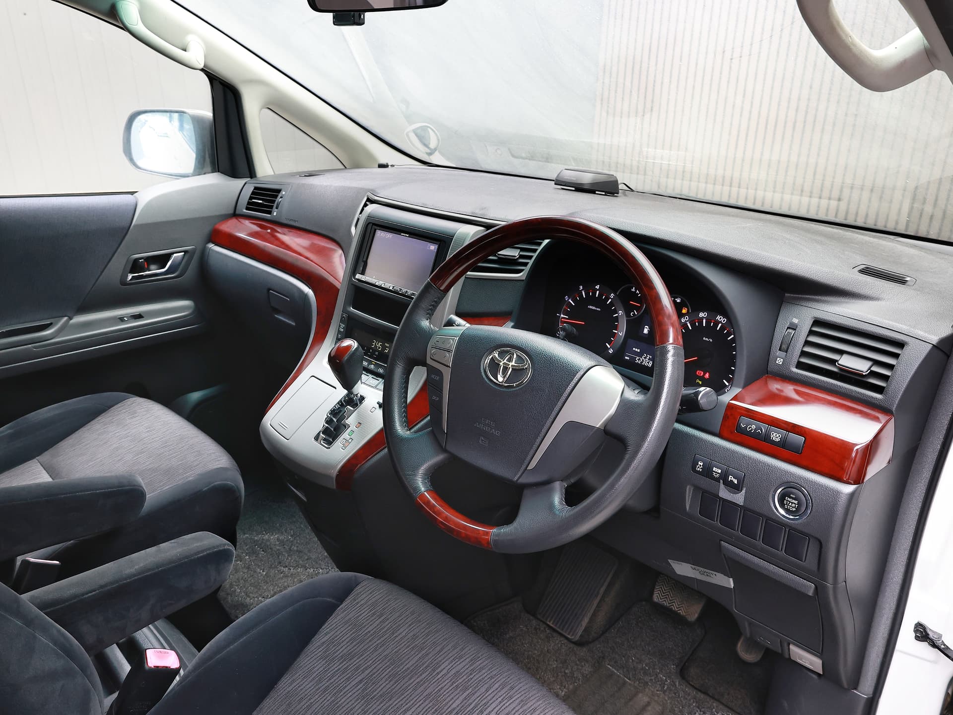 2010 Toyota Alphard 240S image-9