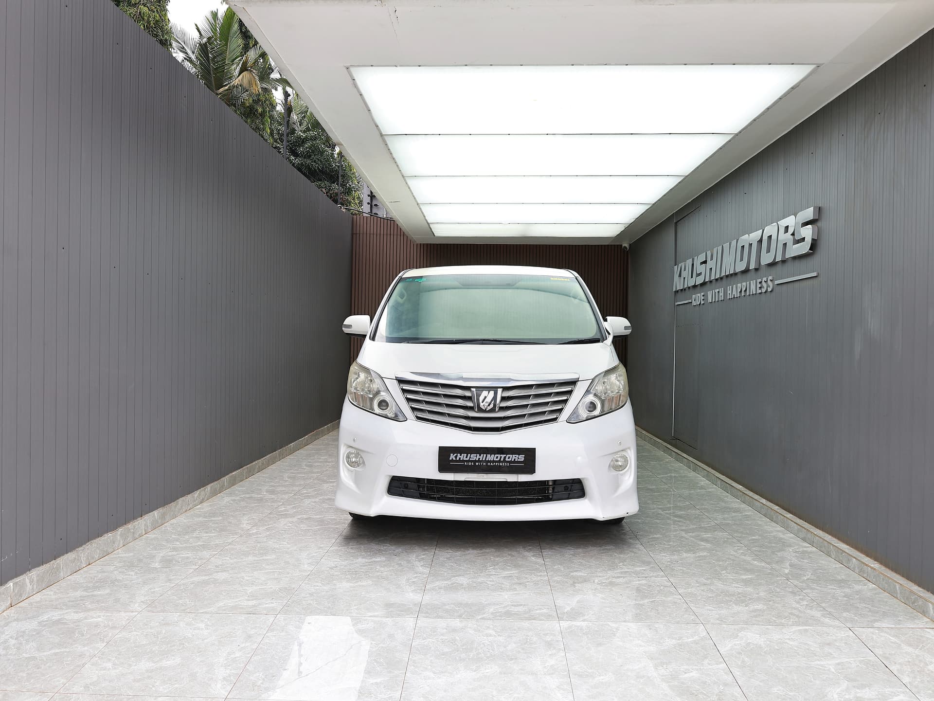 2010 Toyota Alphard 240S image-2