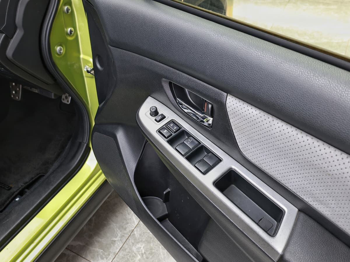 2013 Subaru ImprezaXV L Eyesight image-11
