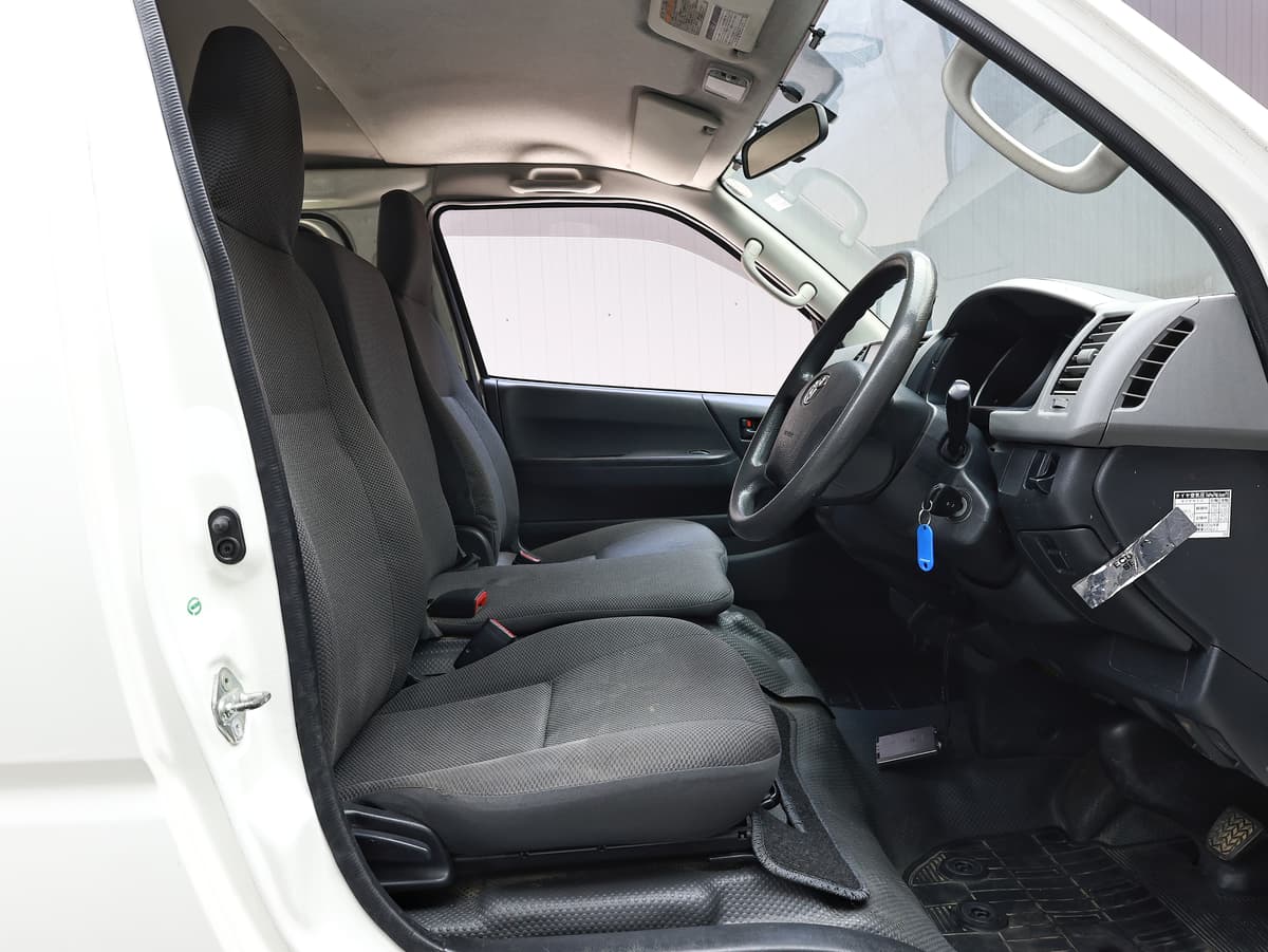 2013 Toyota Hiace Long DX image-7