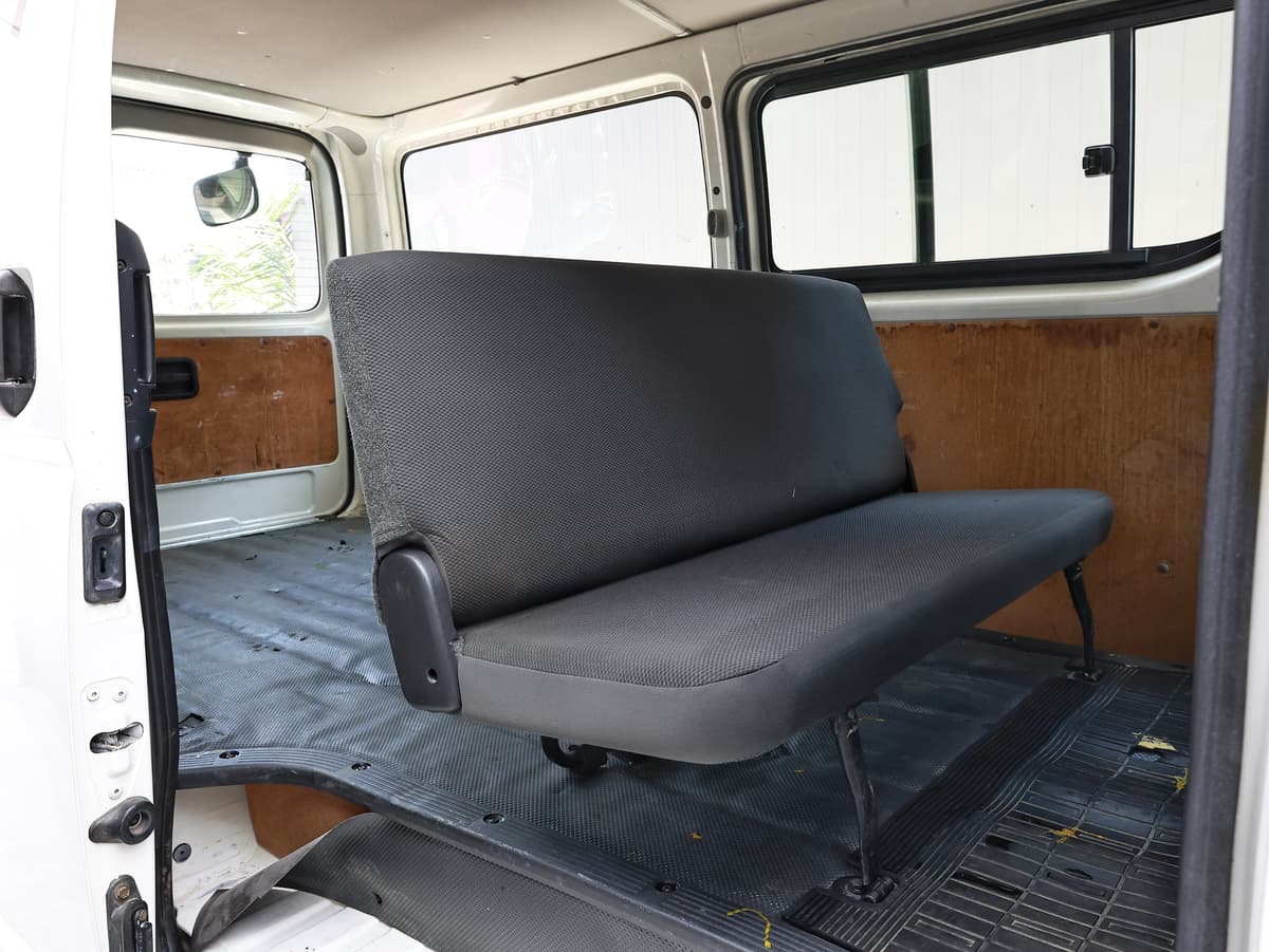 2013 Toyota Hiace Long DX image-12