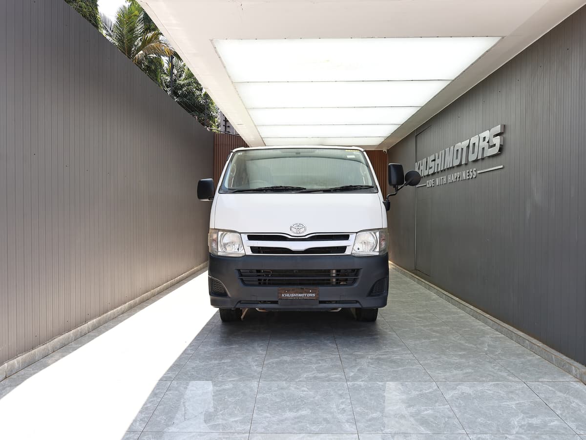 2013 Toyota Hiace Long DX image-2