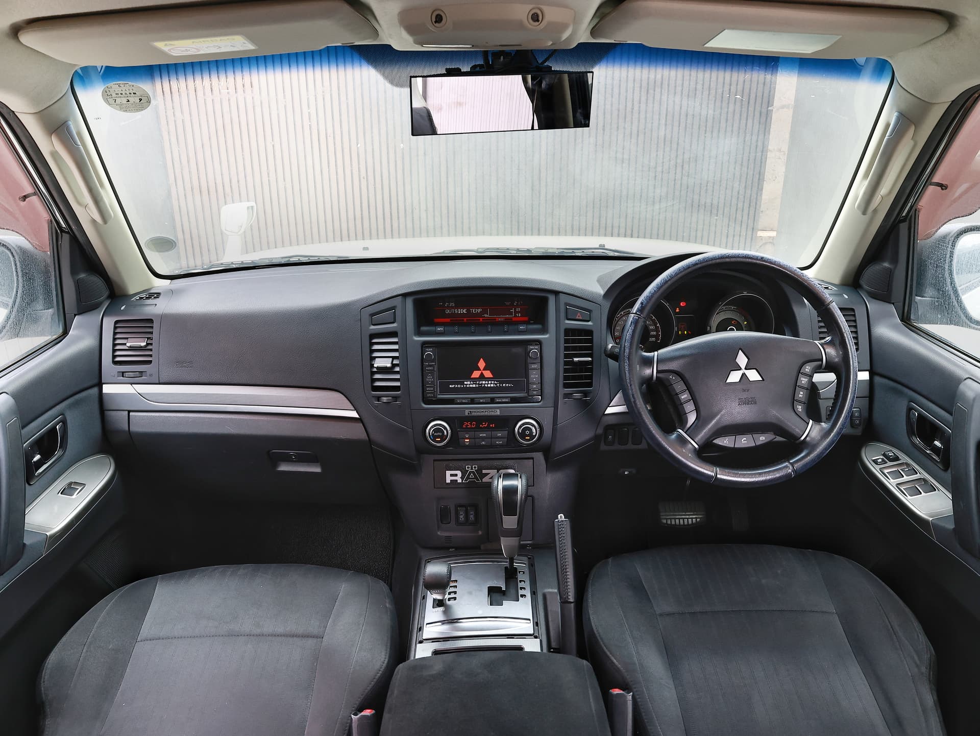 2012 Mitsubishi Pajero Exceed image-11