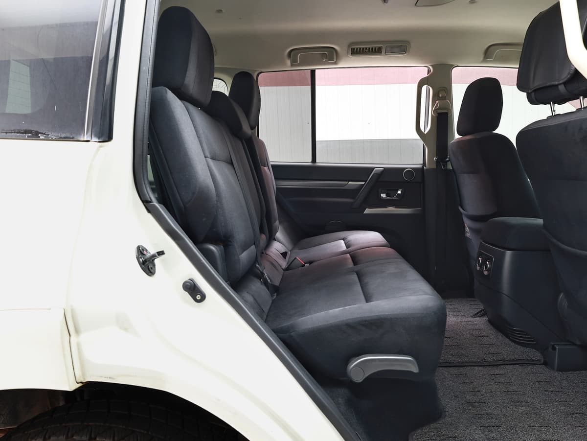2012 Mitsubishi Pajero Exceed image-14