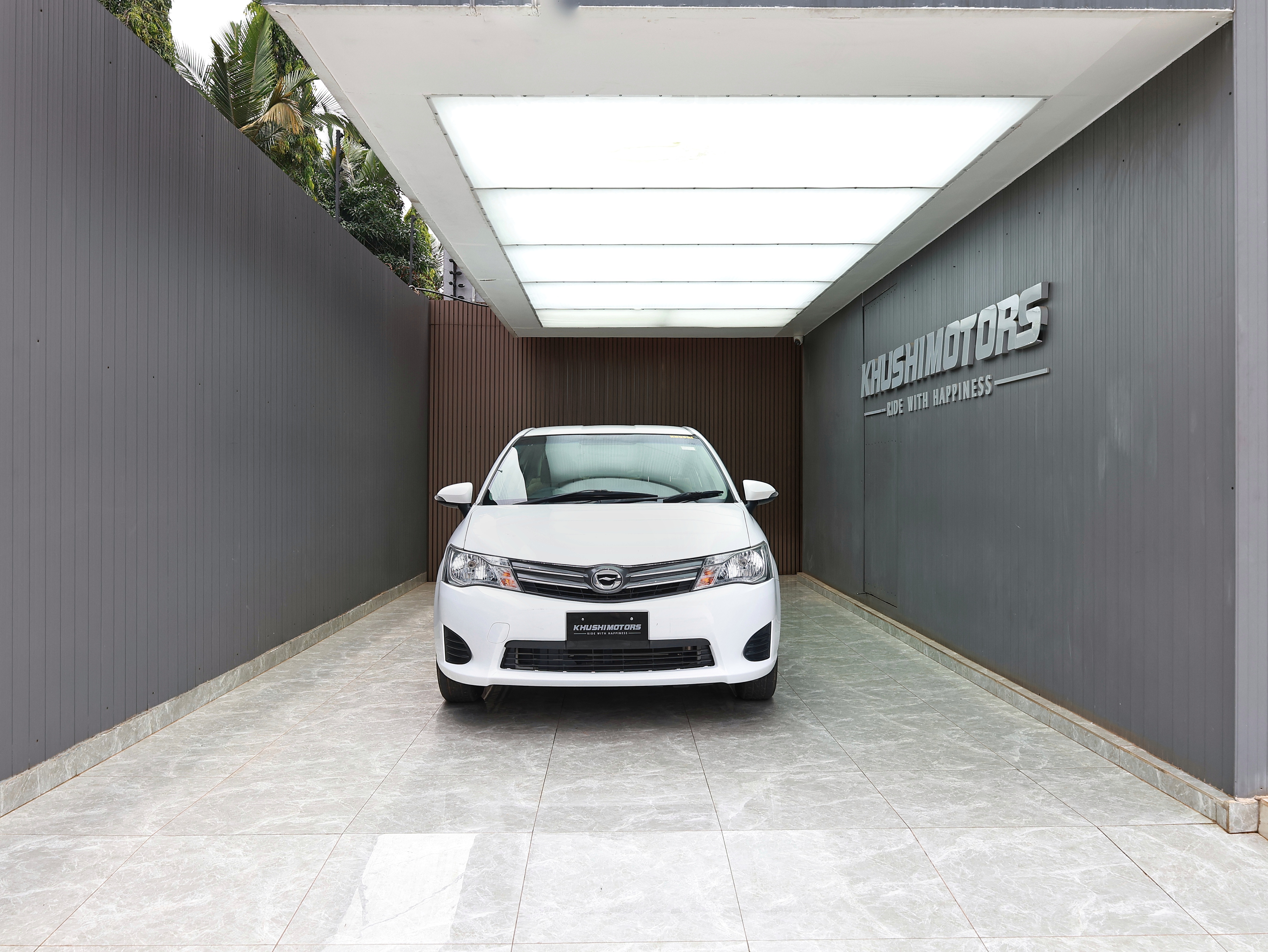2013 Toyota Corolla Axio X image-1