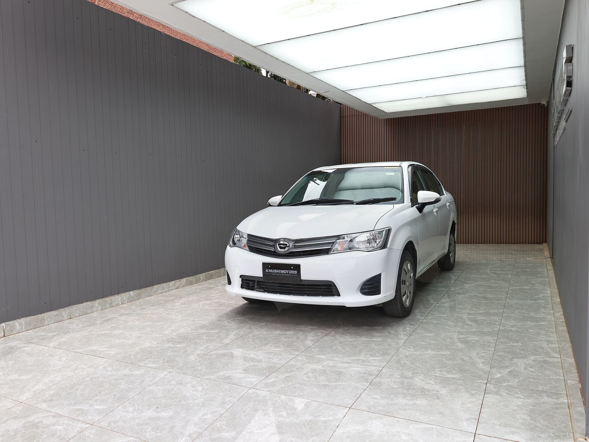 2013 Toyota Corolla Axio X image-2
