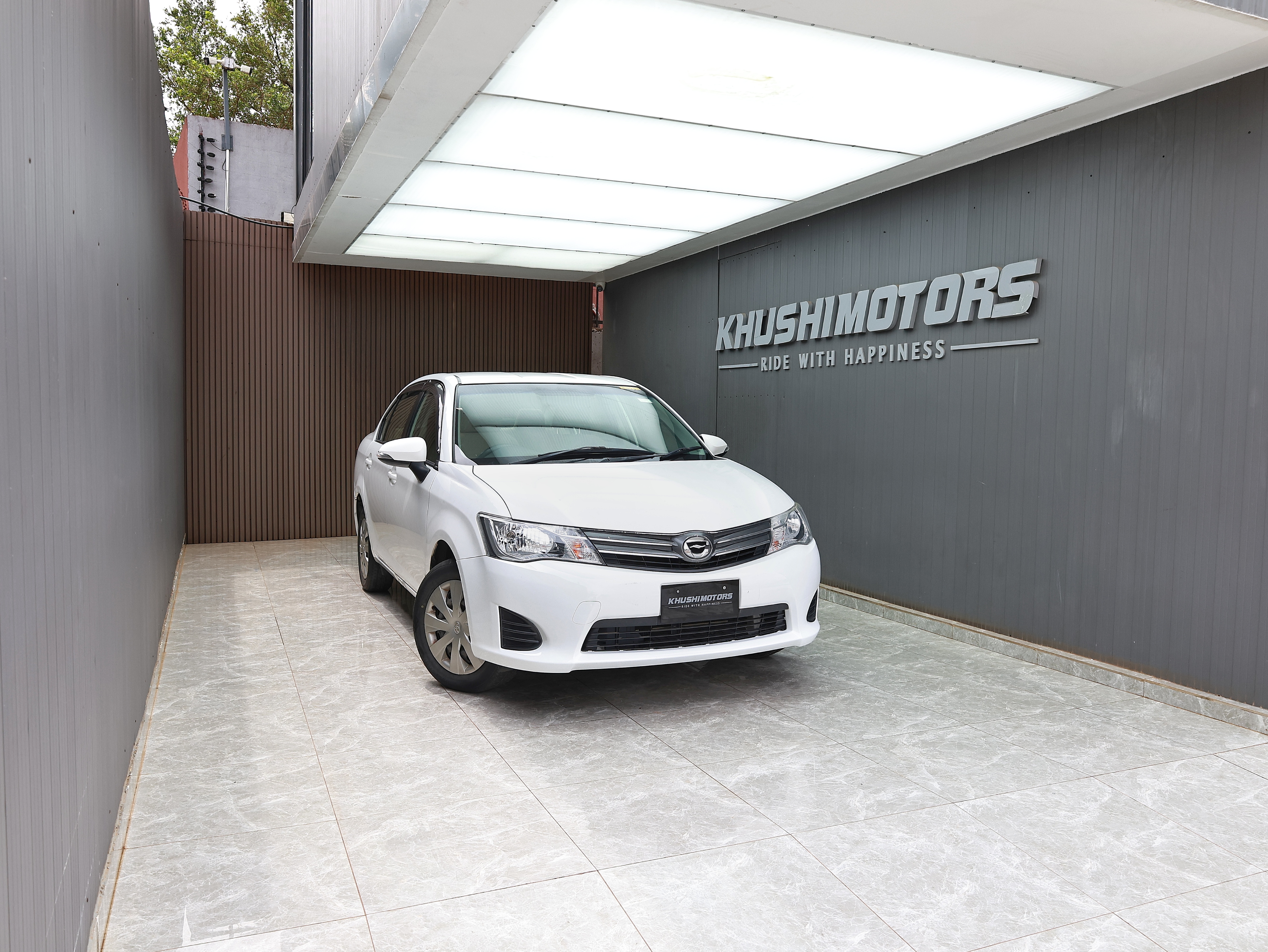 2013 Toyota Corolla Axio X image-3