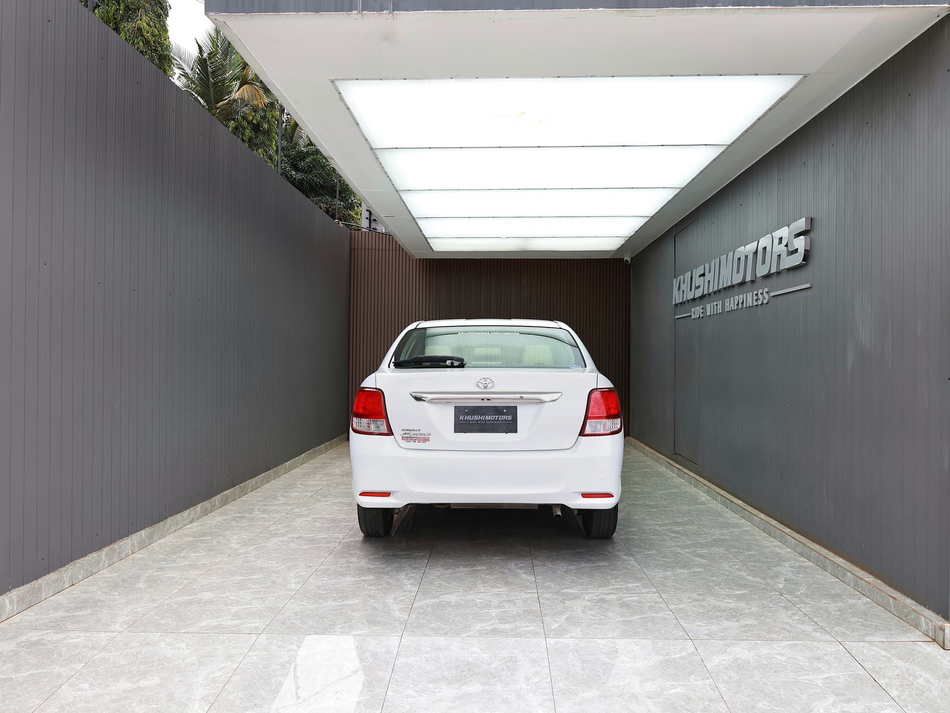 2013 Toyota Corolla Axio X image-5