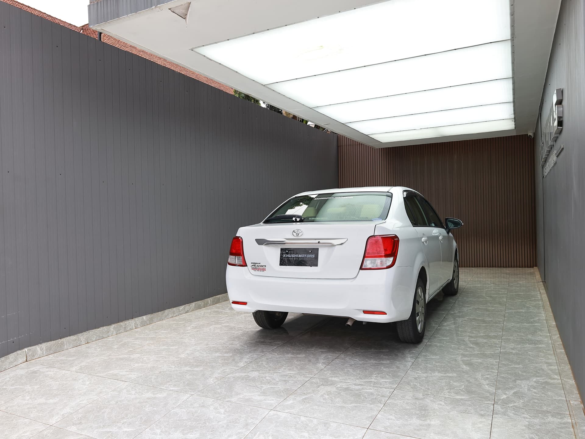 2013 Toyota Corolla Axio X image-6