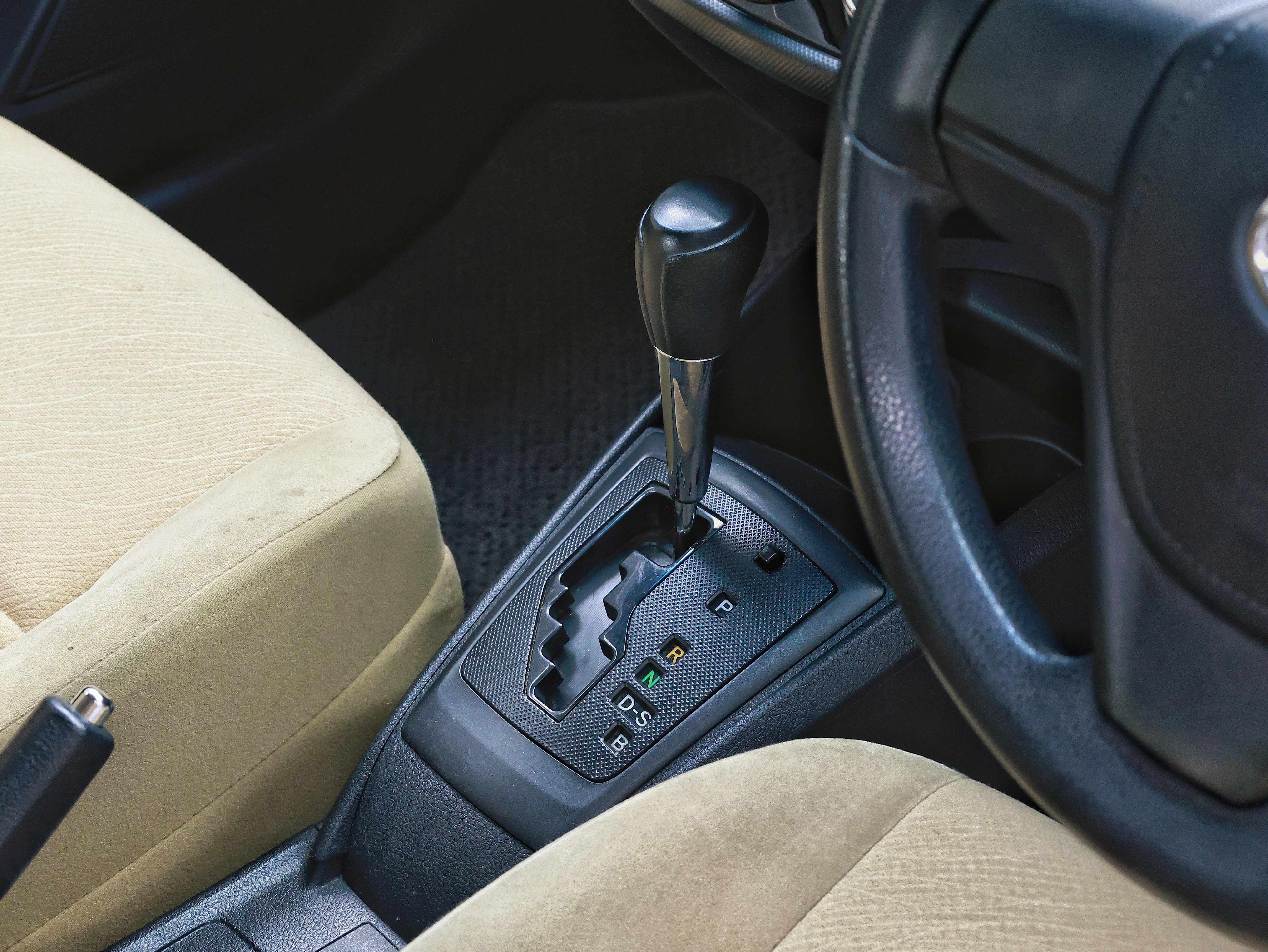 2013 Toyota Corolla Axio X image-10