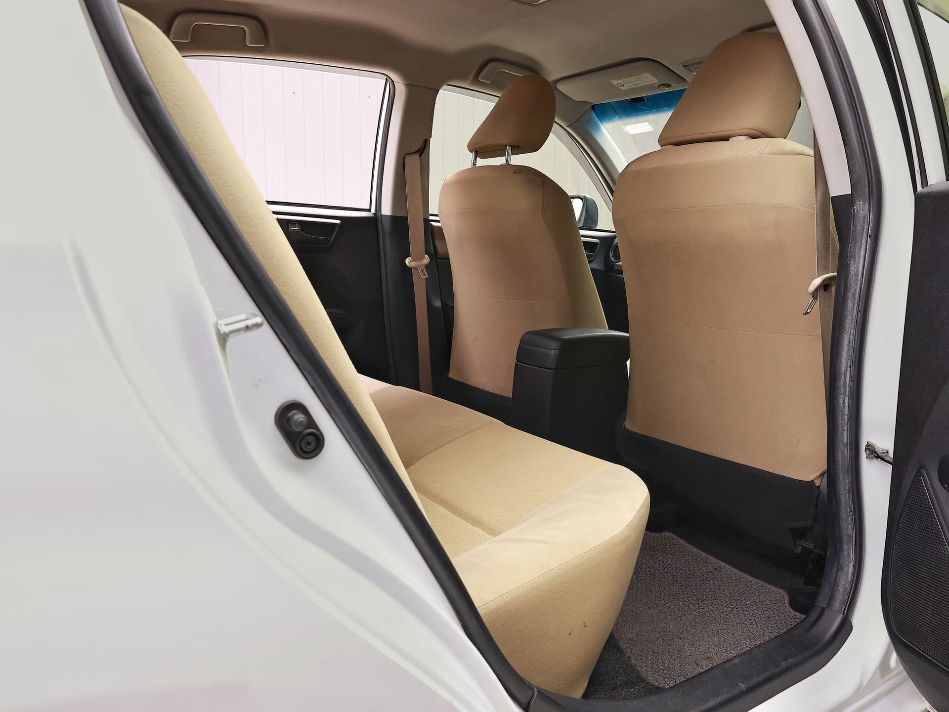 2013 Toyota Corolla Axio X image-11