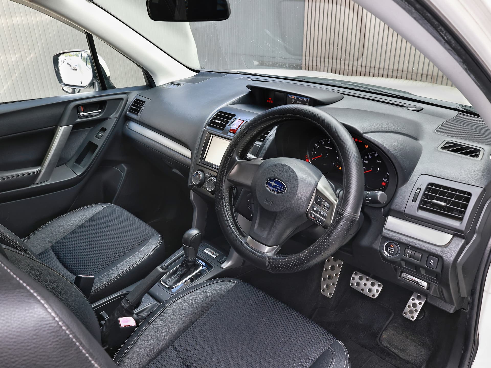 2013 Subaru Forester 2.0XT EYESIGHT image-13