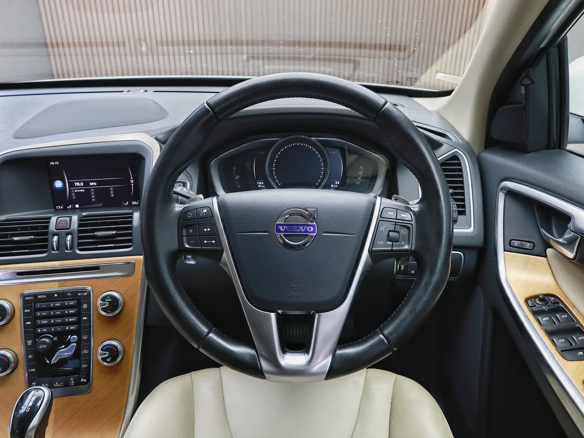 2017 Volvo XC60 D4 Classic image-9