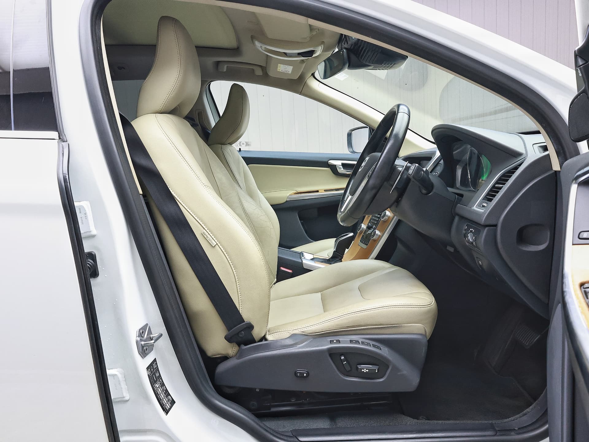 2017 Volvo XC60 D4 Classic image-7