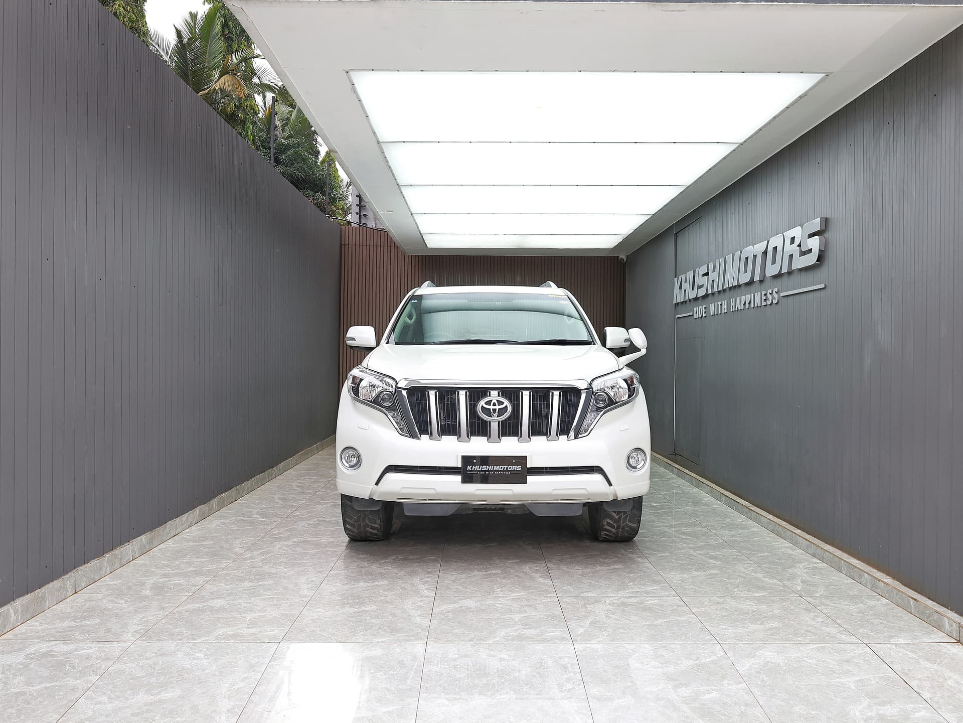 2017 Toyota Land Cruiser Prado 4WD TX image-1