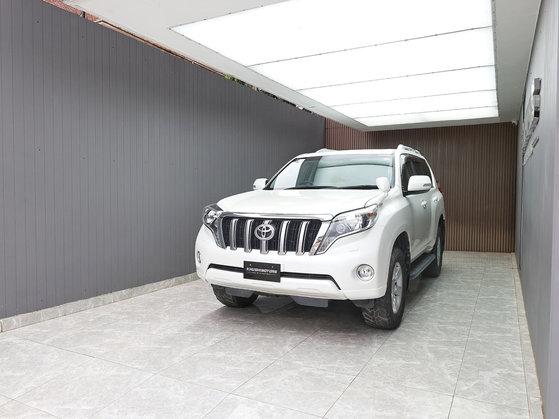 2017 Toyota Land Cruiser Prado 4WD TX image-2