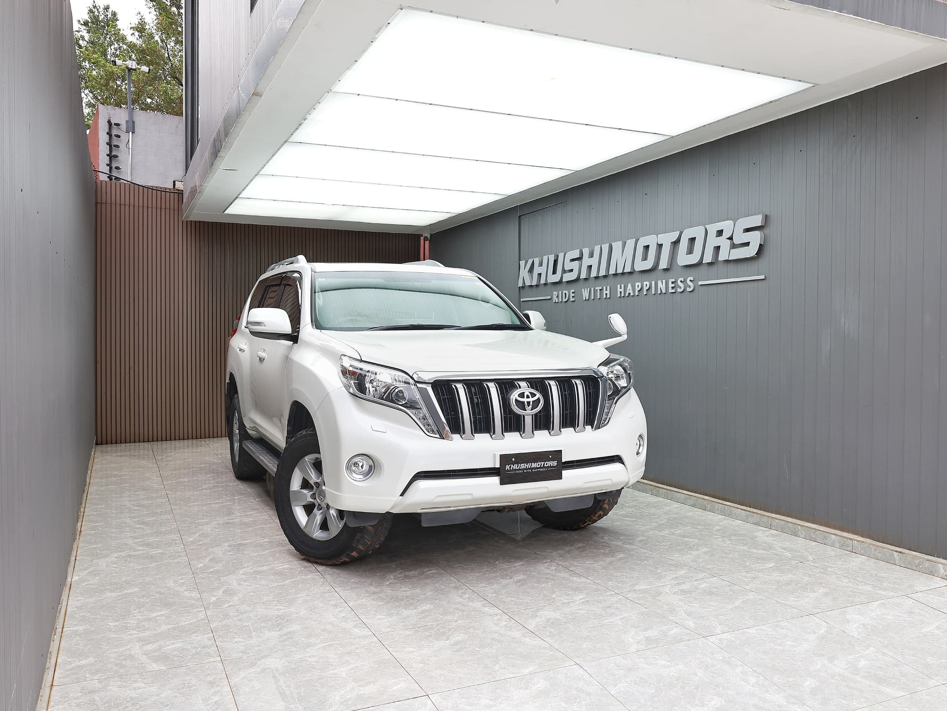 2017 Toyota Land Cruiser Prado 4WD TX image-3