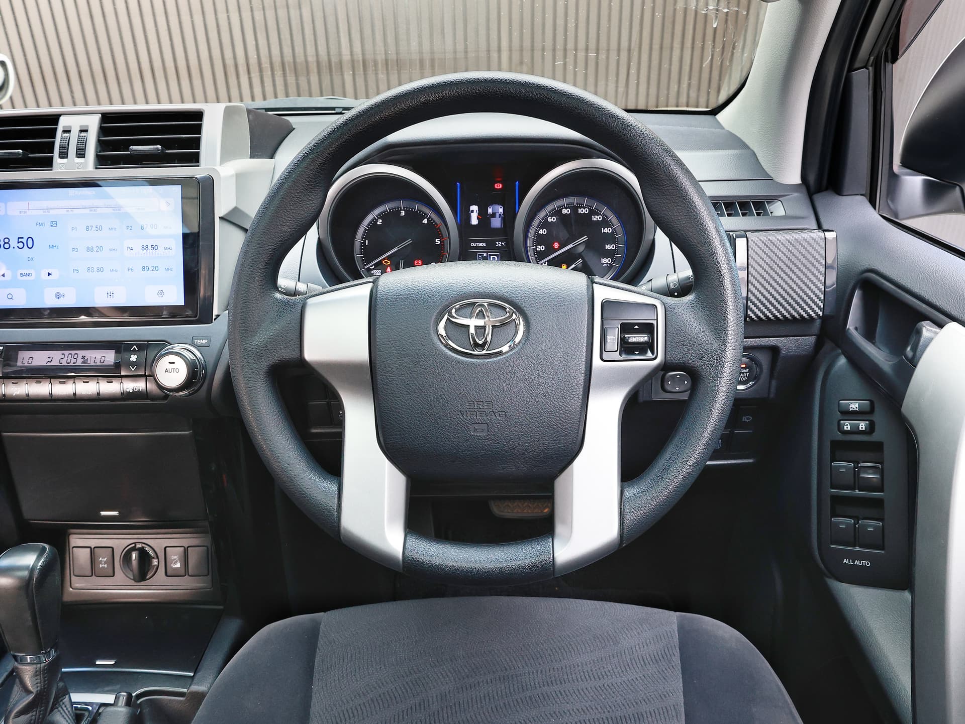 2017 Toyota Land Cruiser Prado 4WD TX image-7