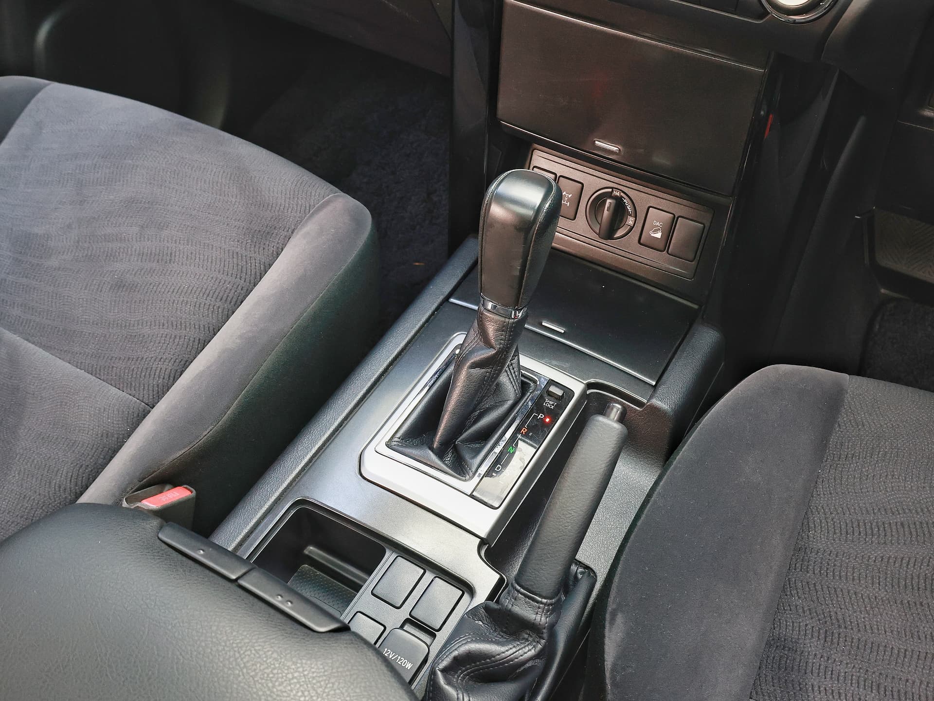 2017 Toyota Land Cruiser Prado 4WD TX image-8