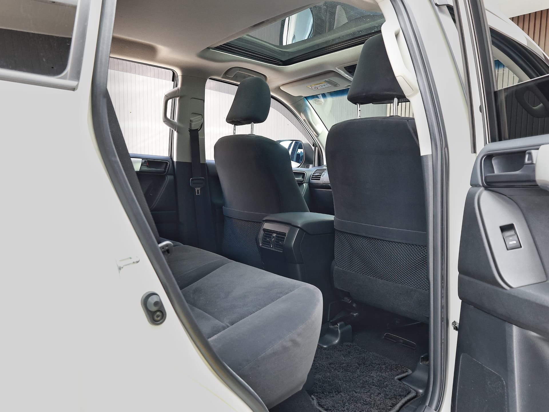 2017 Toyota Land Cruiser Prado 4WD TX image-14