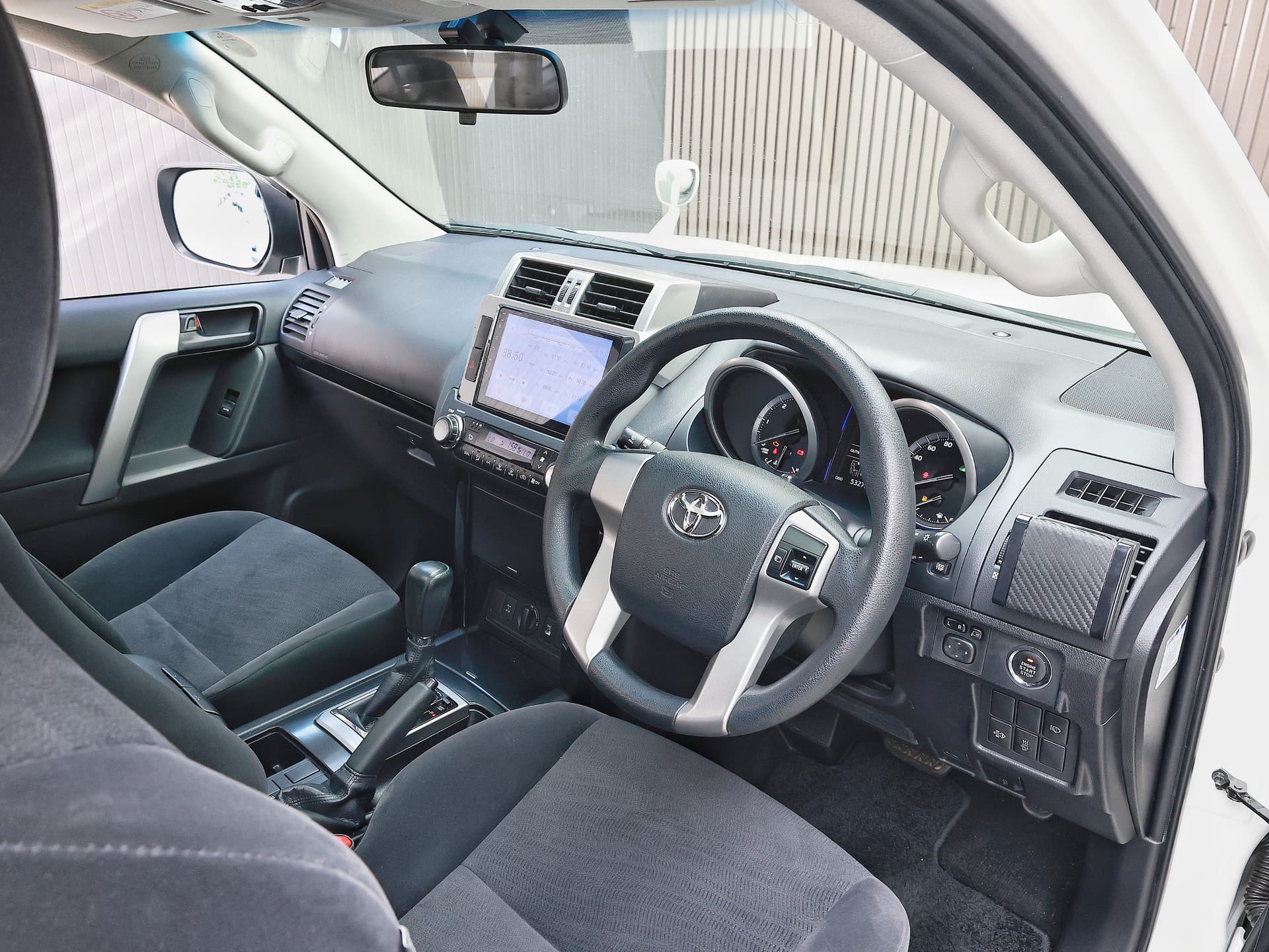 2017 Toyota Land Cruiser Prado 4WD TX image-11