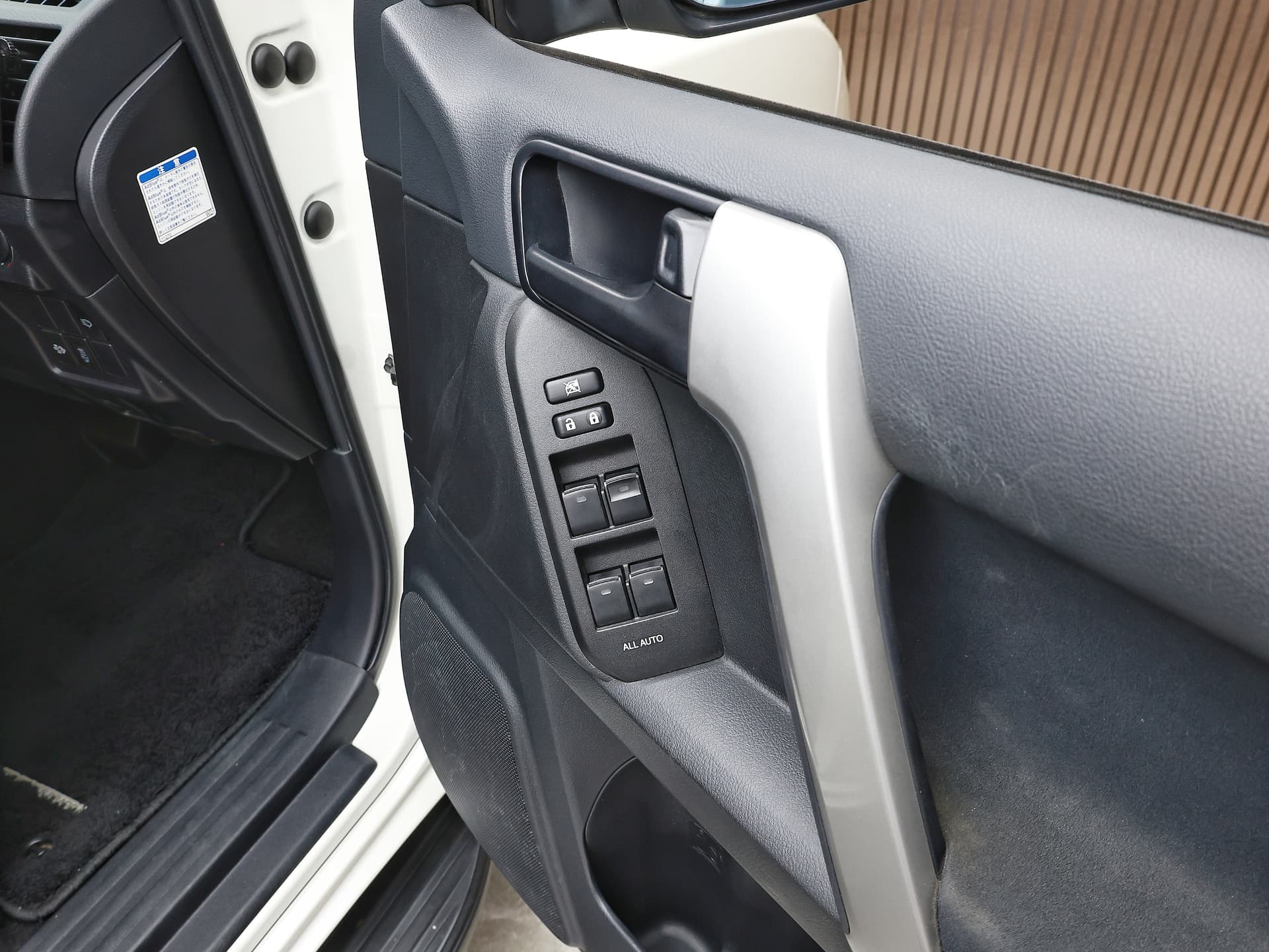 2017 Toyota Land Cruiser Prado 4WD TX image-13