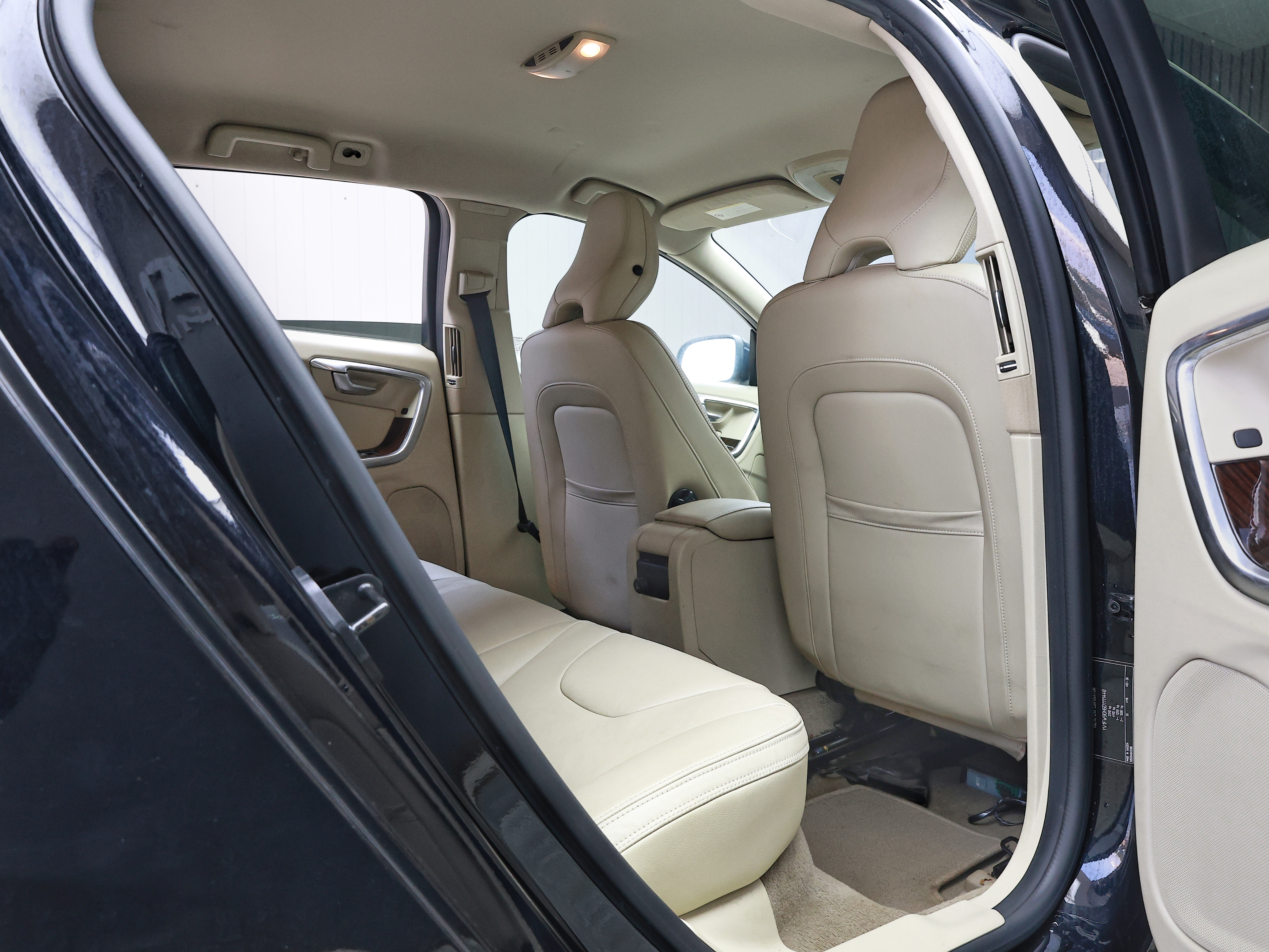 2012 Volvo V60 T6 Awd image-12