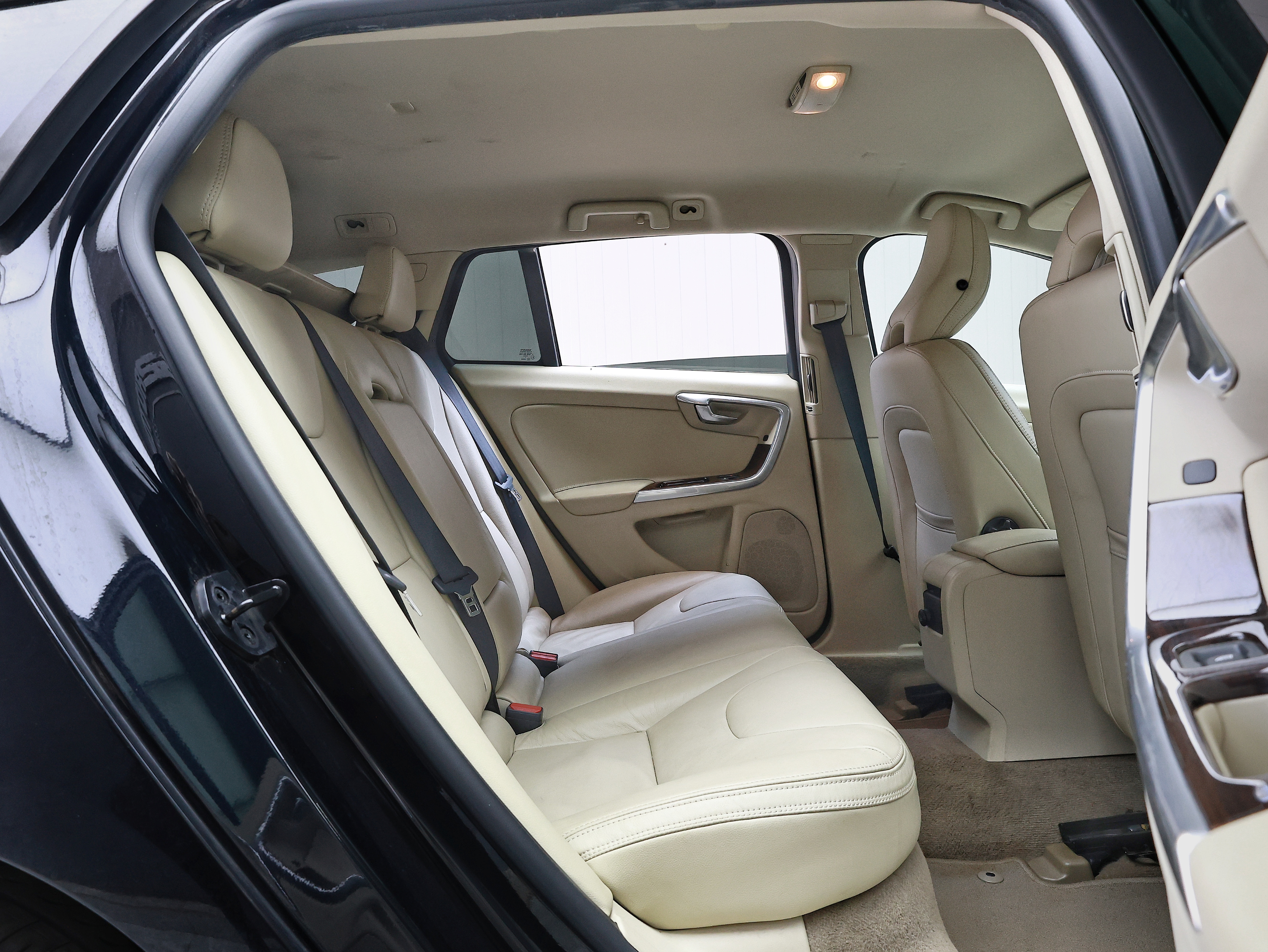 2012 Volvo V60 T6 Awd image-13