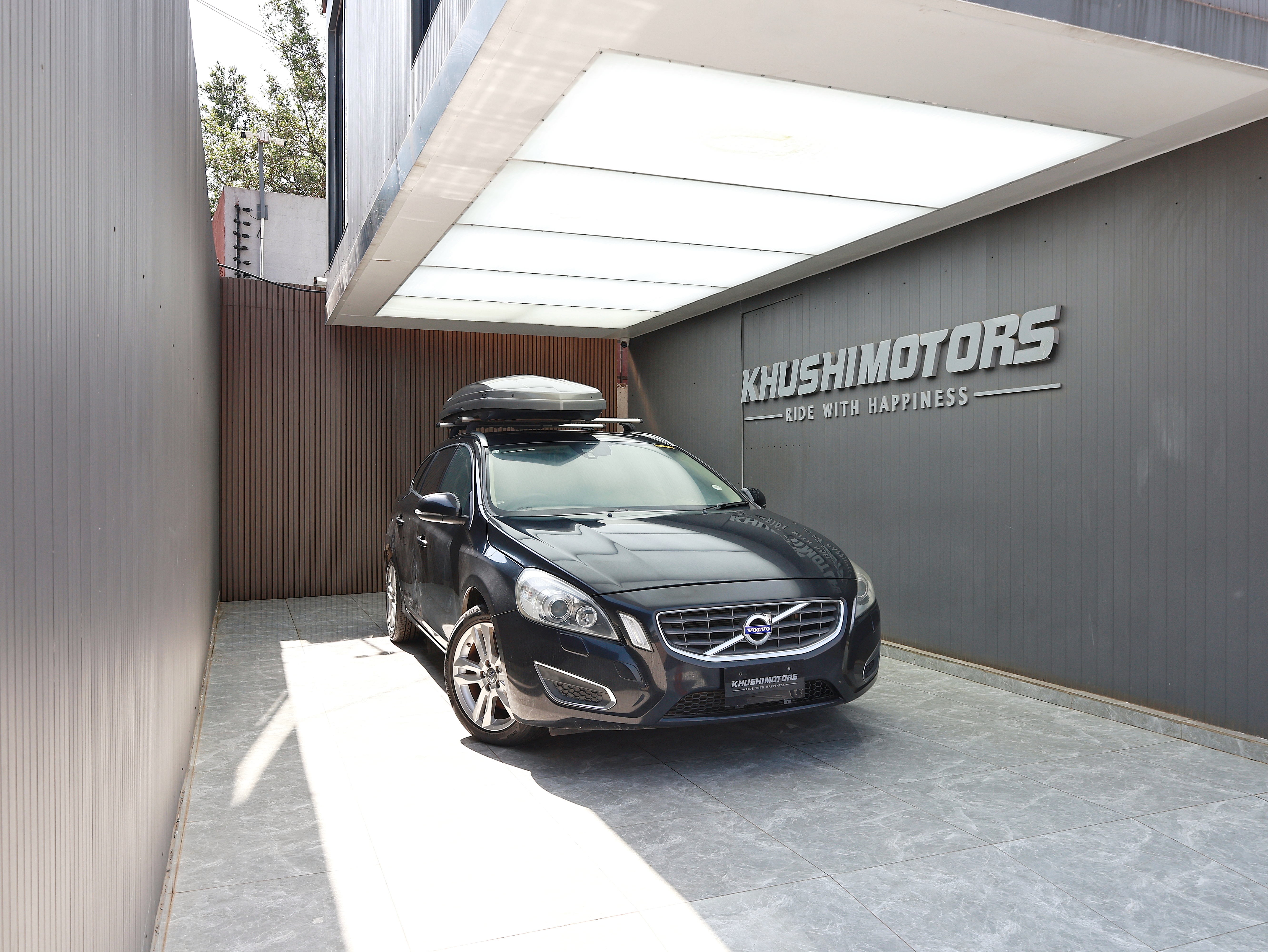 2012 Volvo V60 T6 Awd image-1