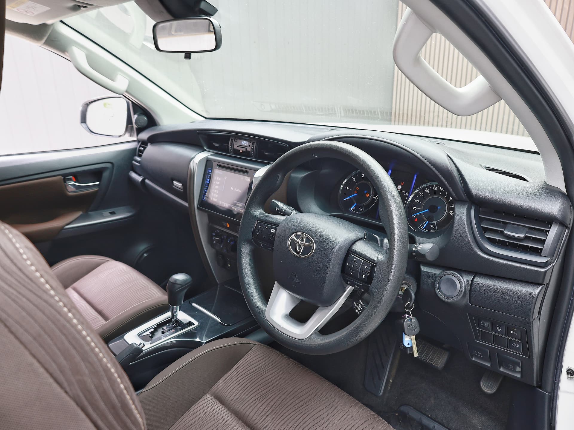 2020 Toyota Fortuner 2.8 4WD image-8