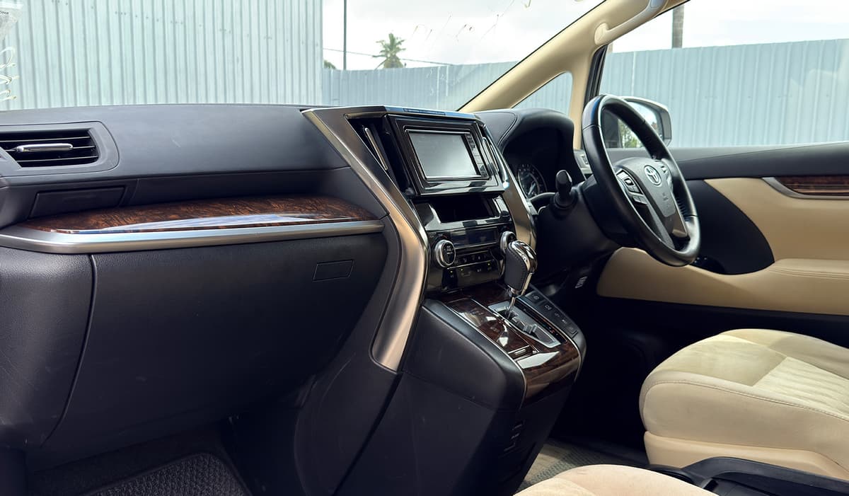 2019 Toyota Alphard X image-8