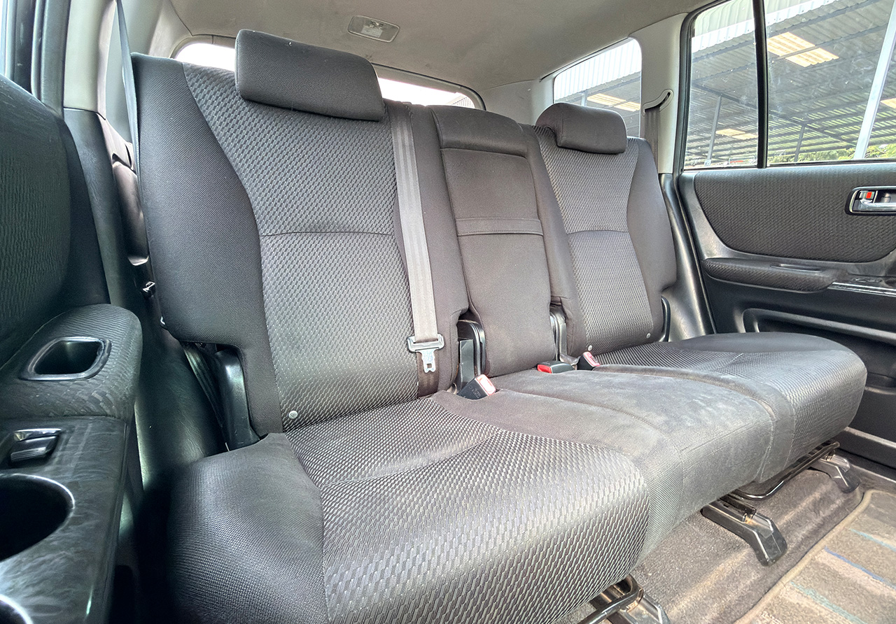 2005 Toyota Kluger image-10