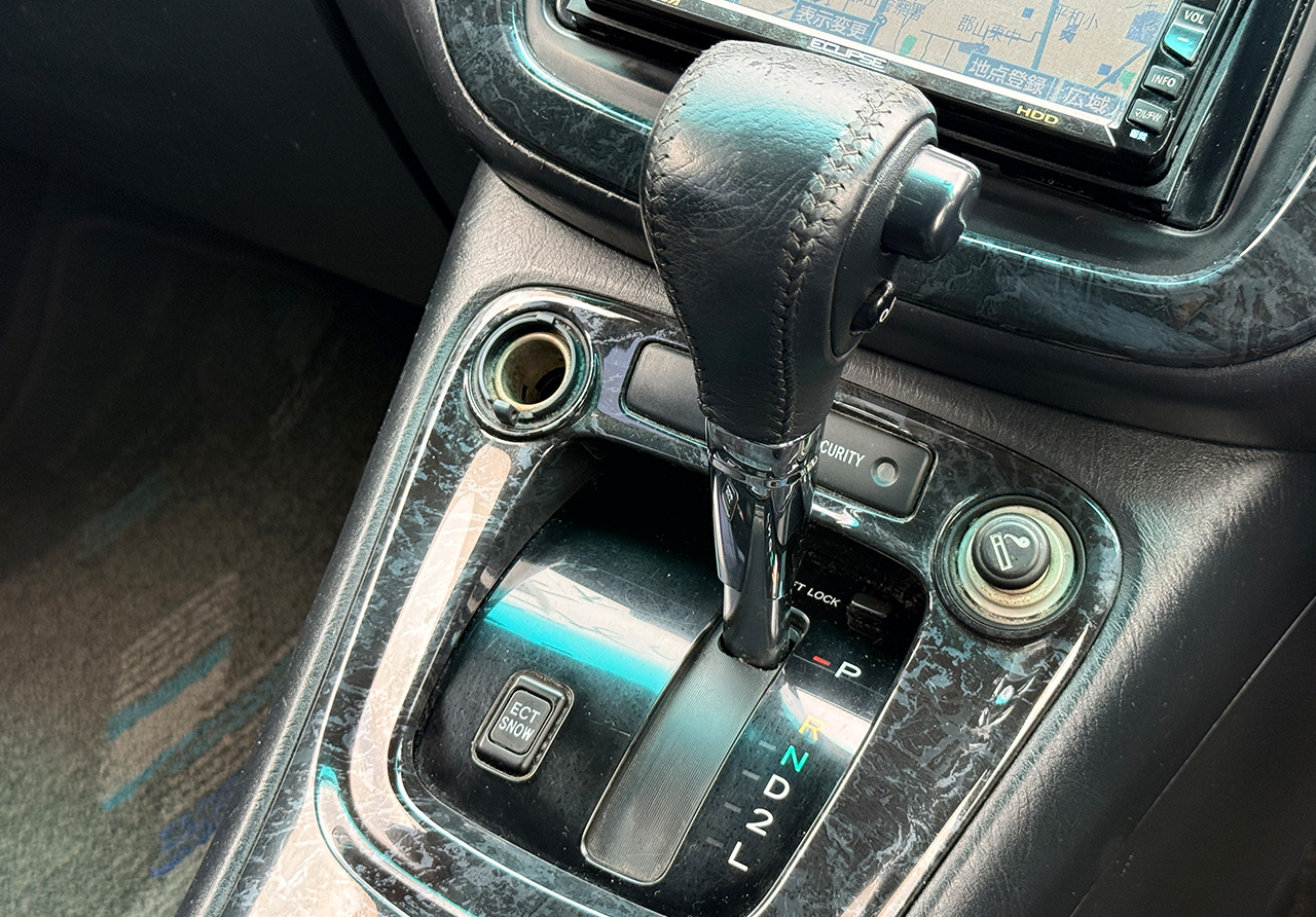 2005 Toyota Kluger image-12