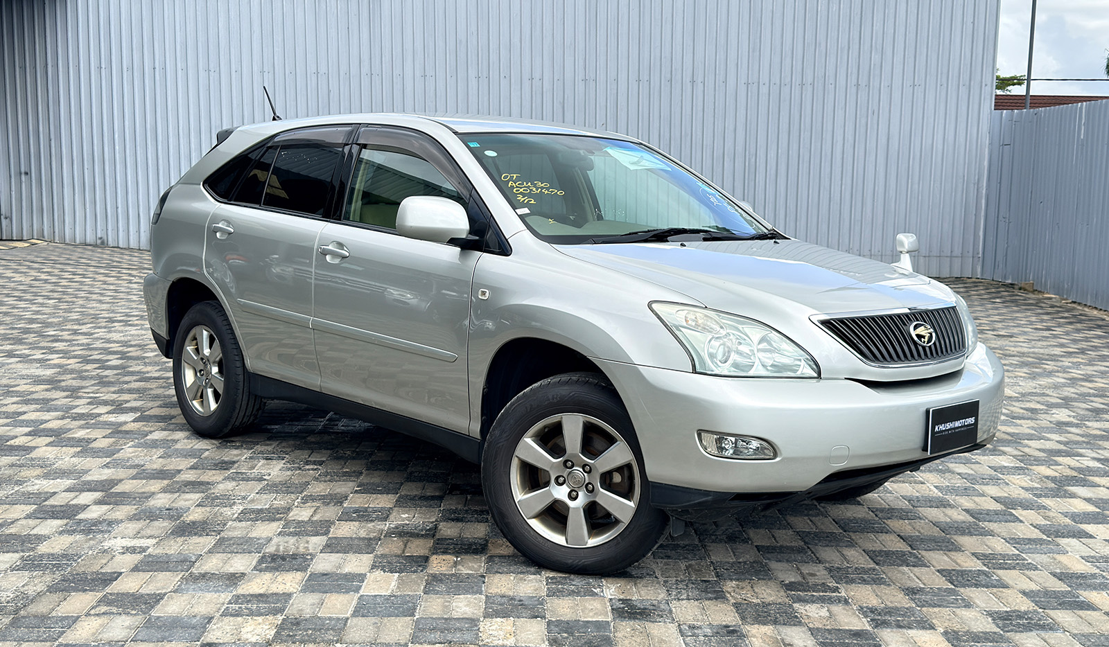 2005 Toyota Harrier 240G ALCANTRA image-1